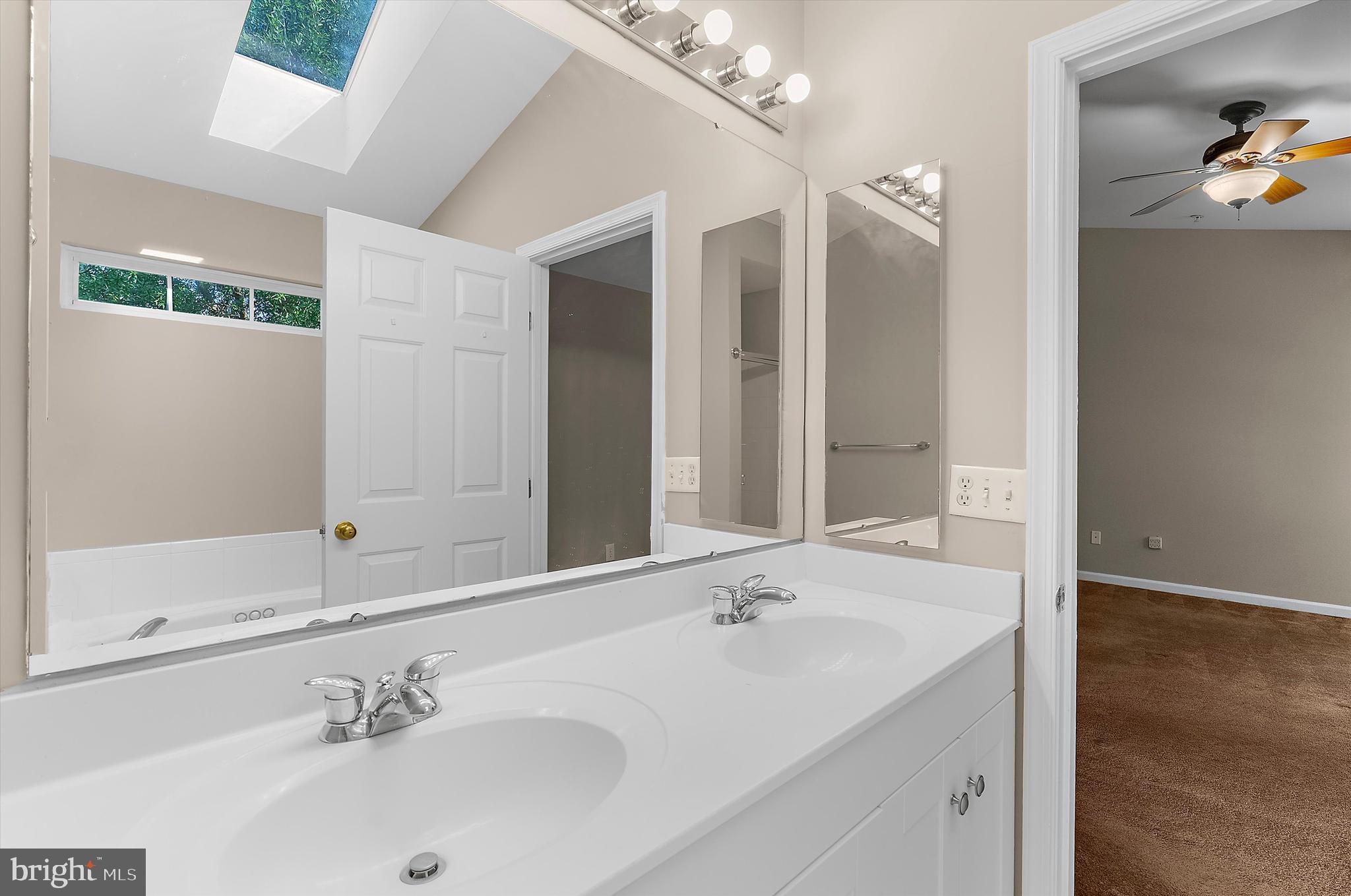 SEVEN OAKS - Residential