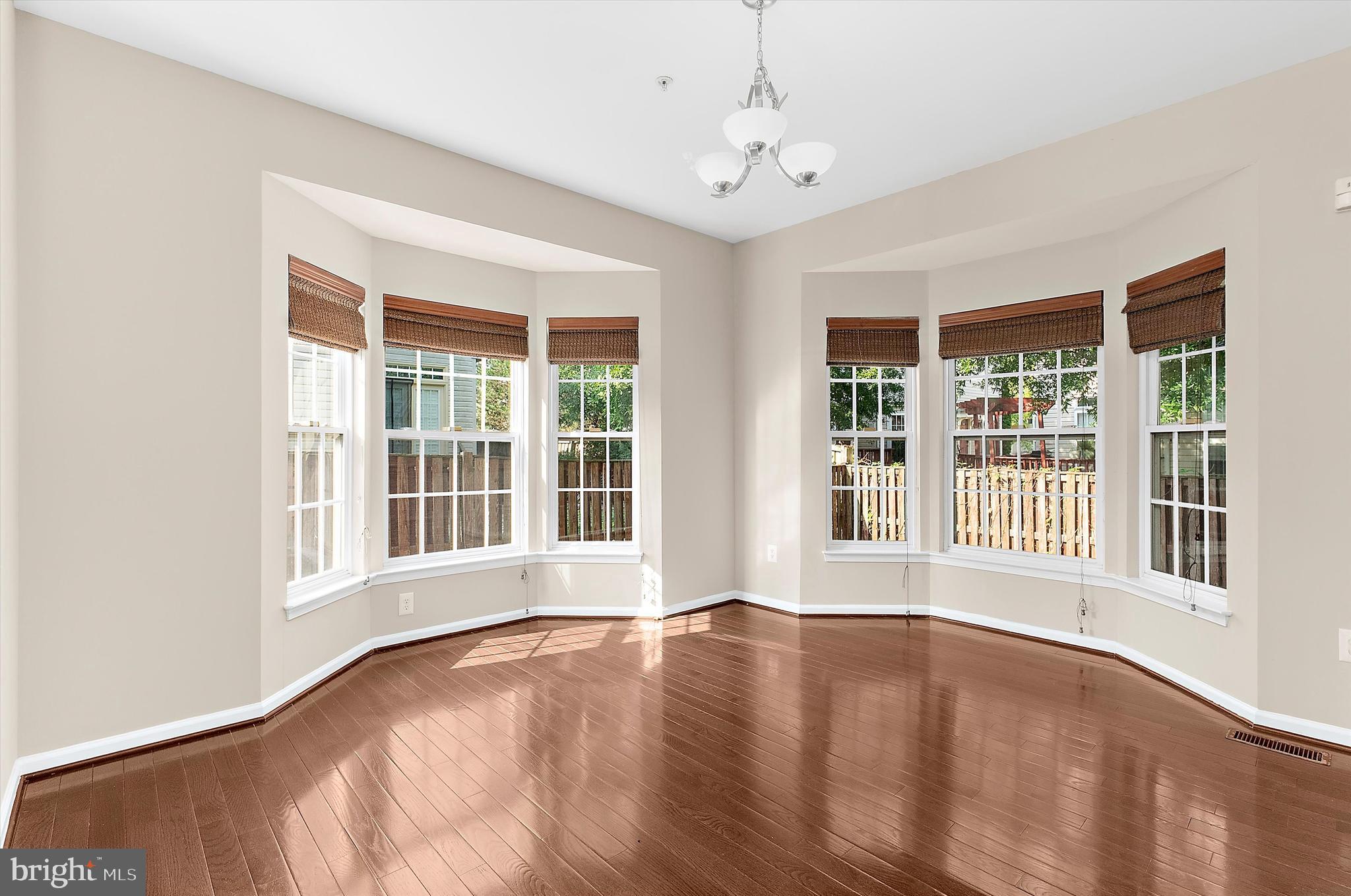 SEVEN OAKS - Residential