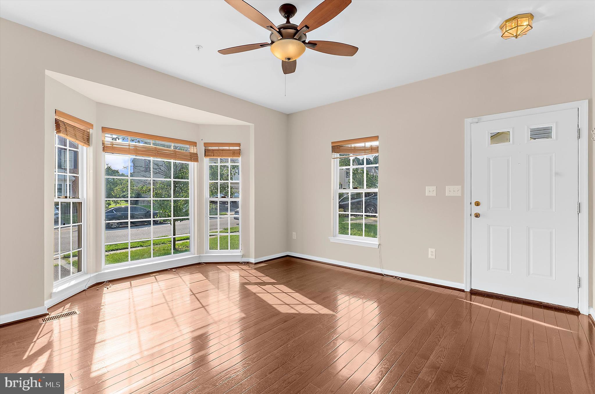 SEVEN OAKS - Residential