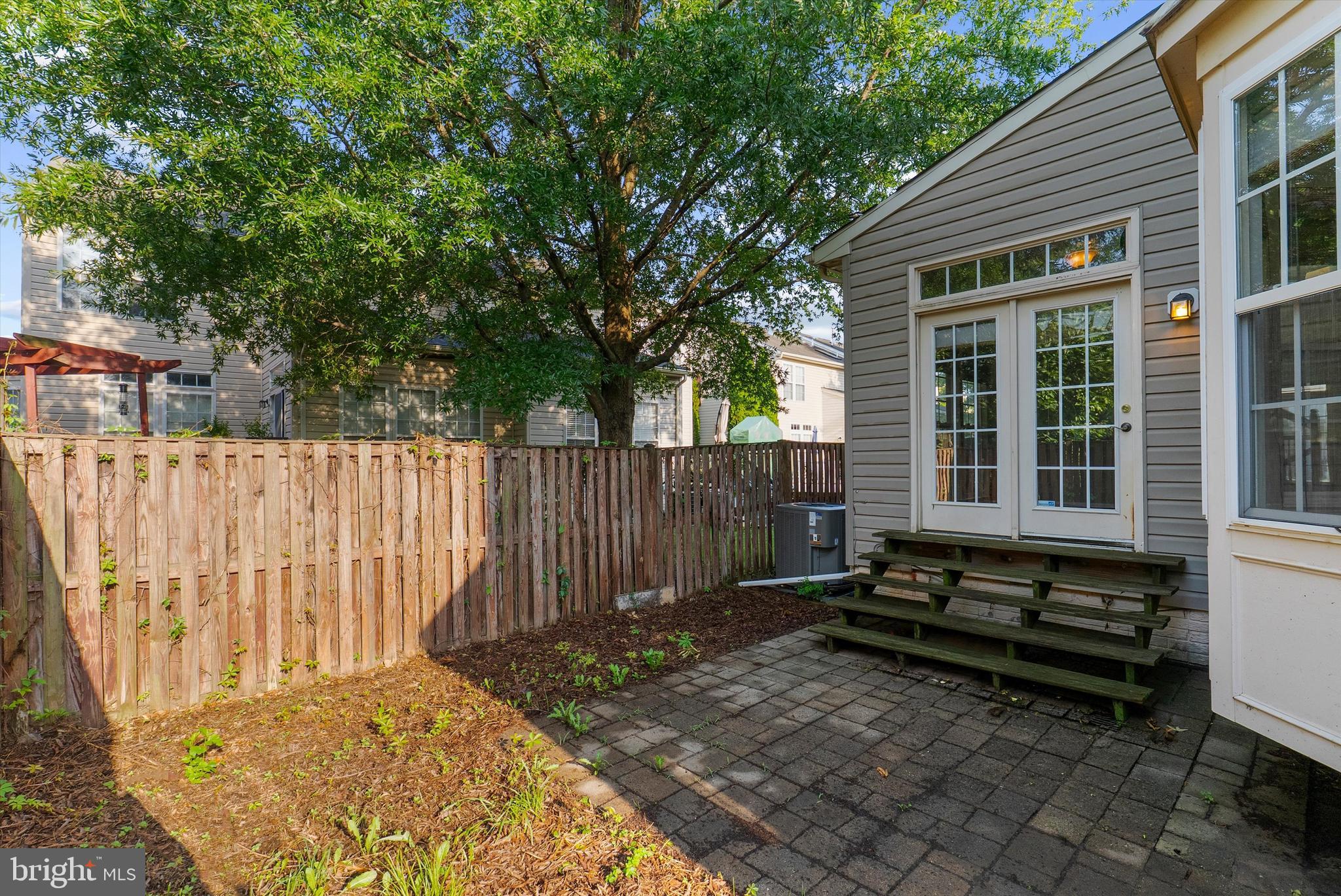 SEVEN OAKS - Residential