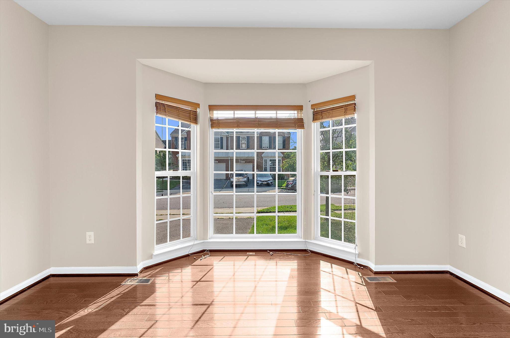 SEVEN OAKS - Residential