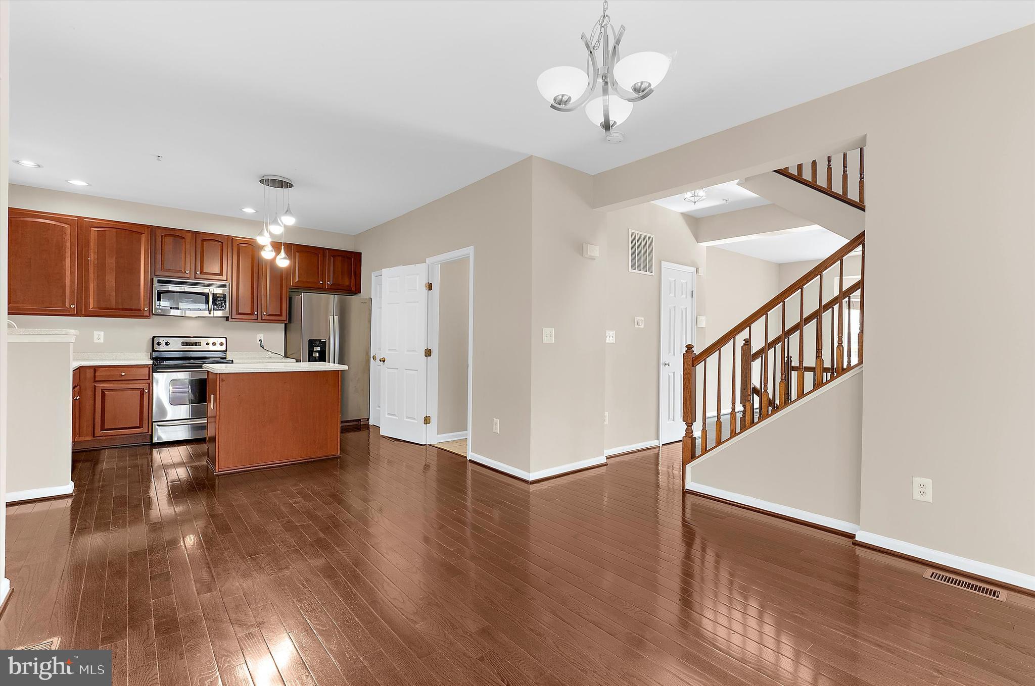 SEVEN OAKS - Residential