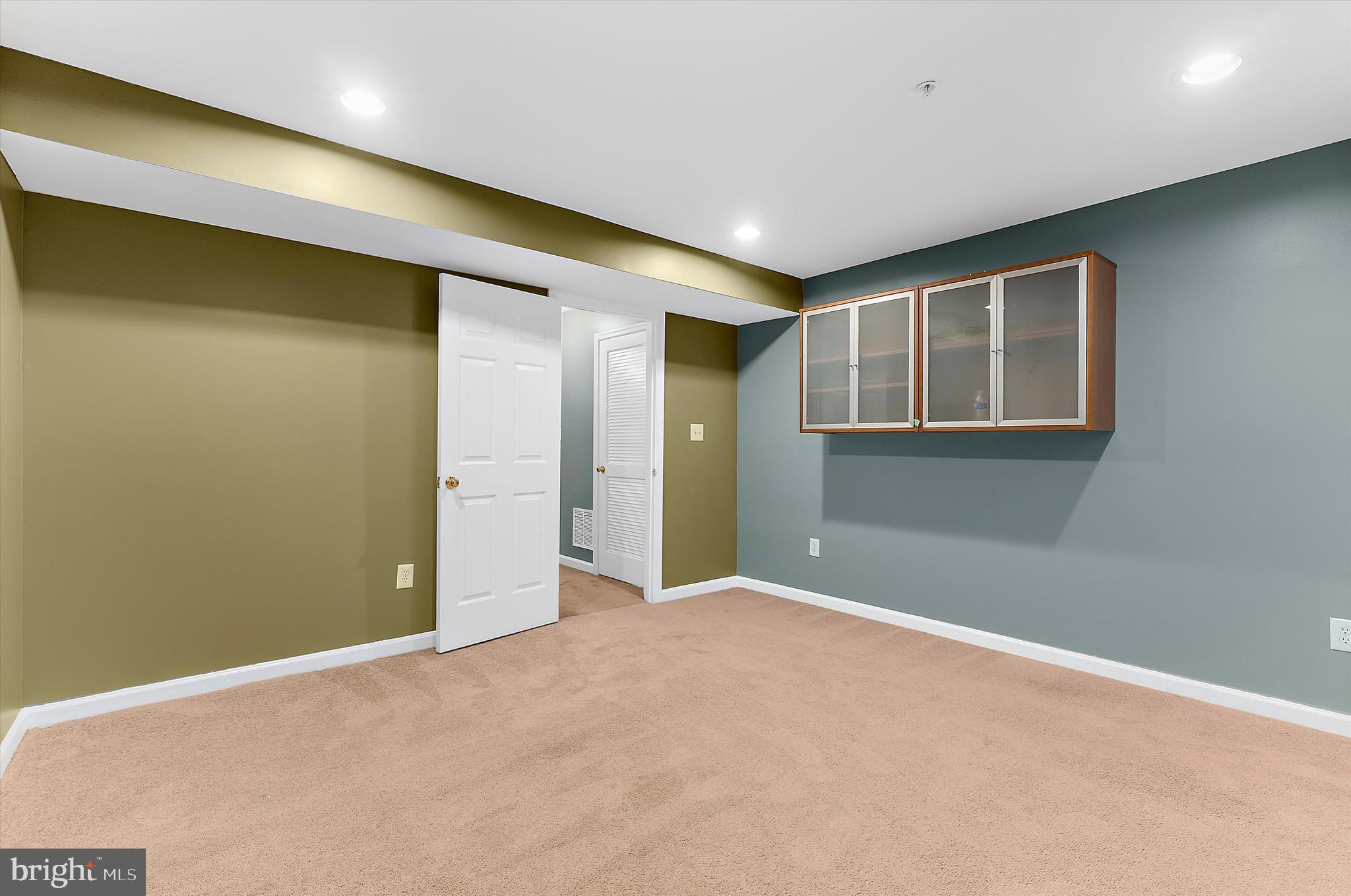 SEVEN OAKS - Residential