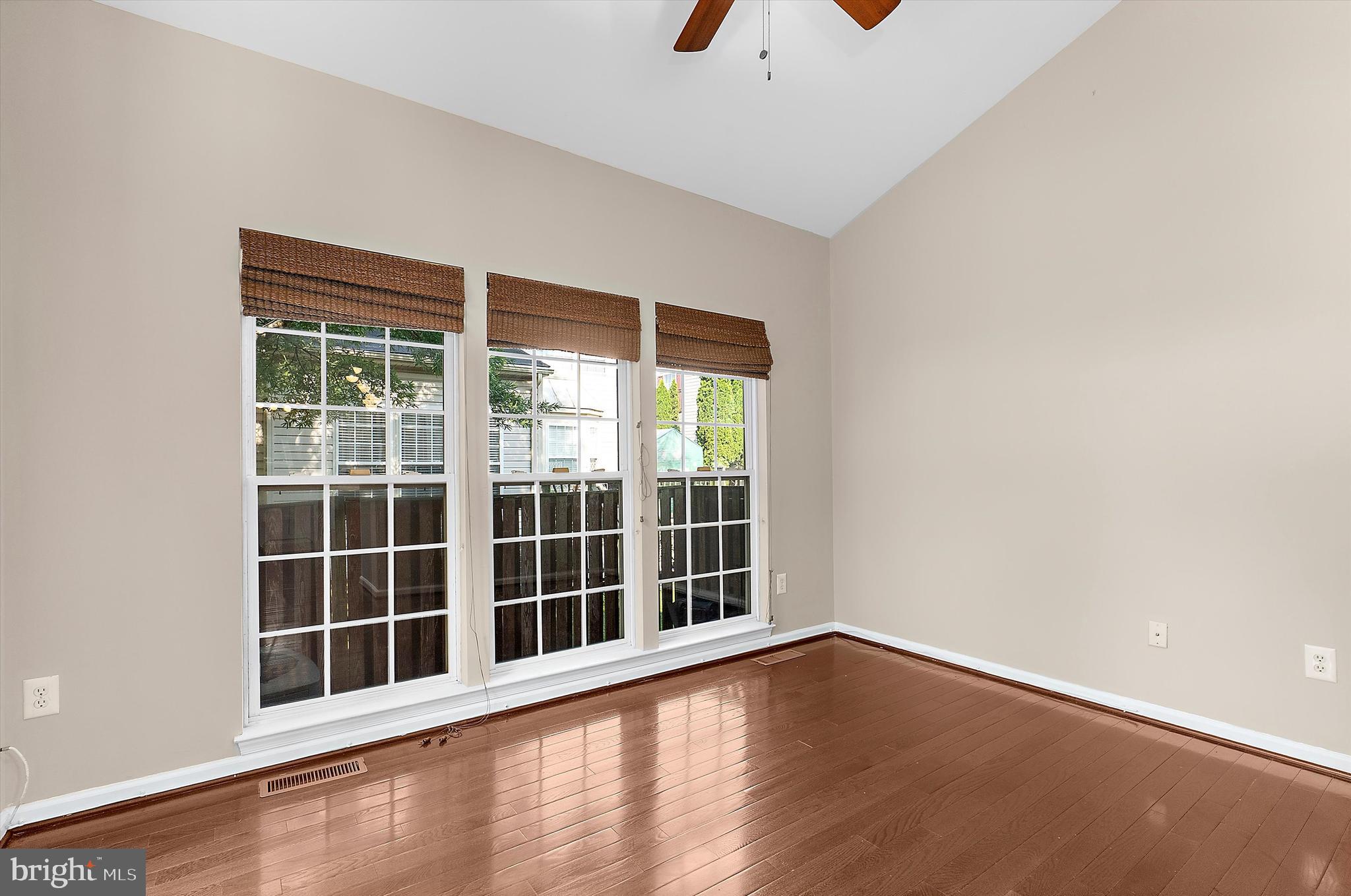 SEVEN OAKS - Residential