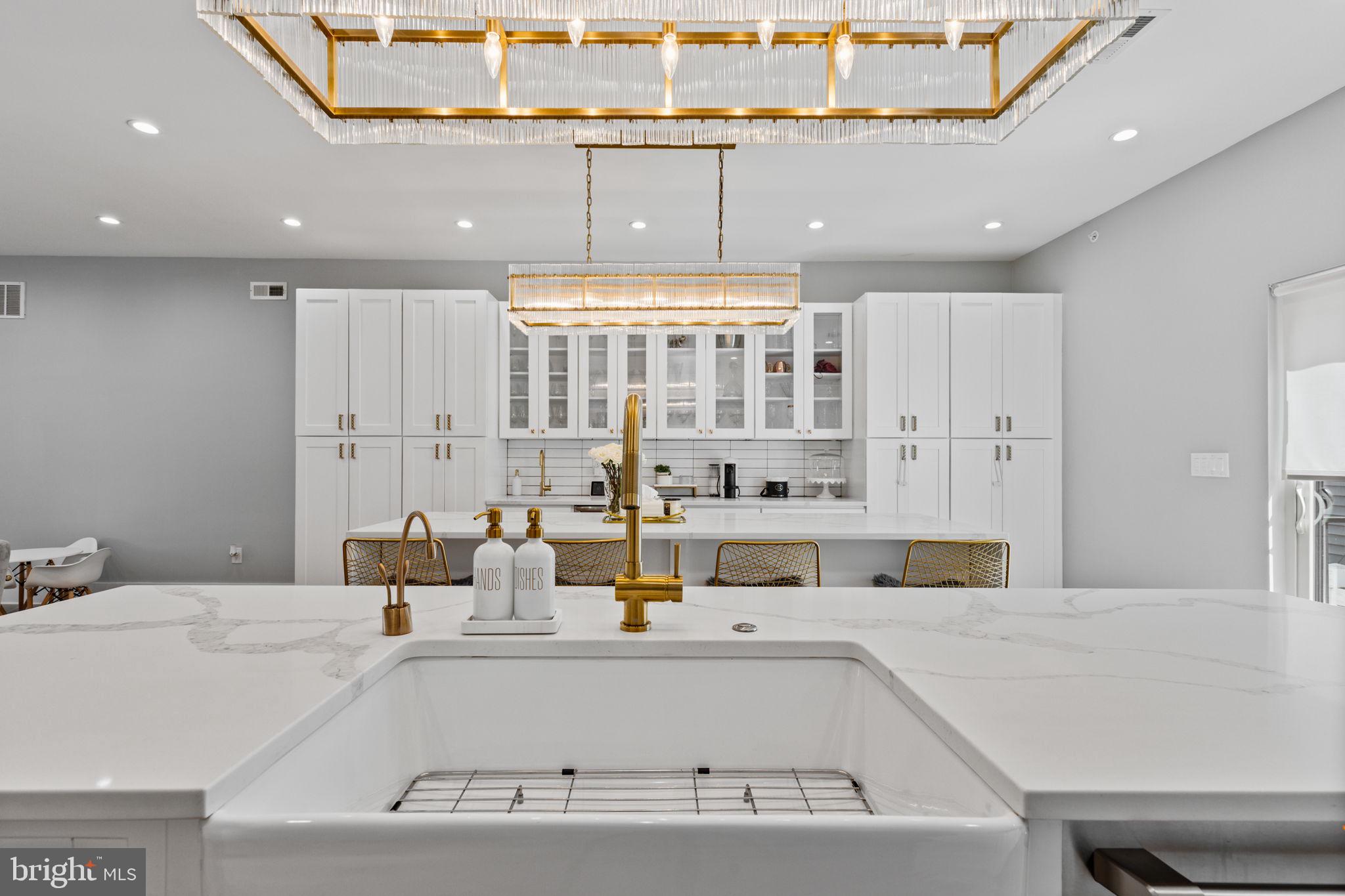 FAIRMOUNT - Residential