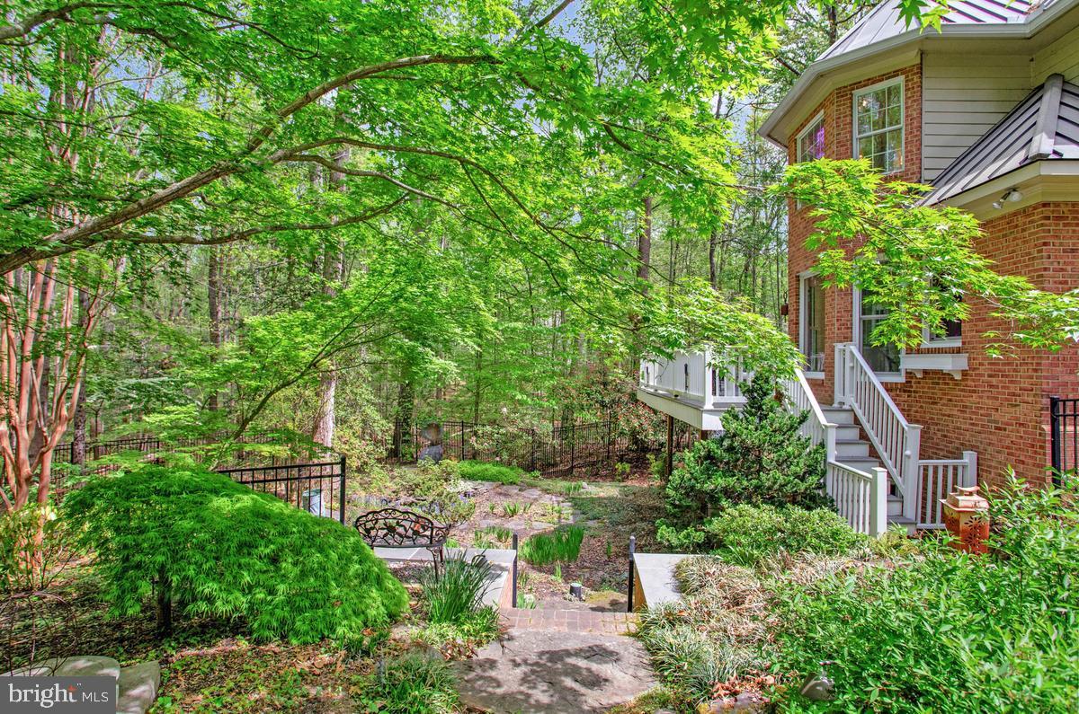 EAGLES PASSAGES - Residential Lease