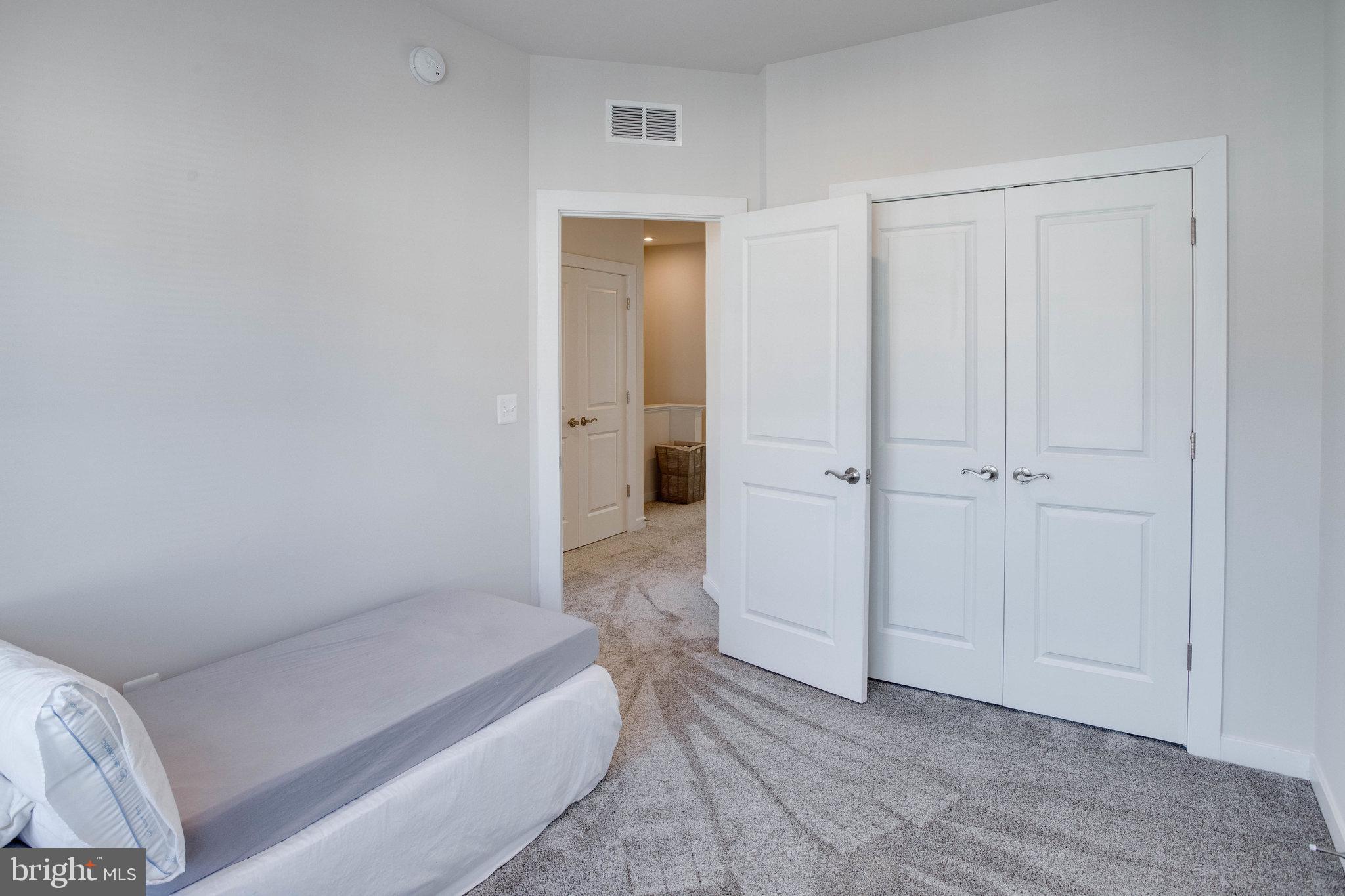 POTOMAC SHORES - Residential Lease