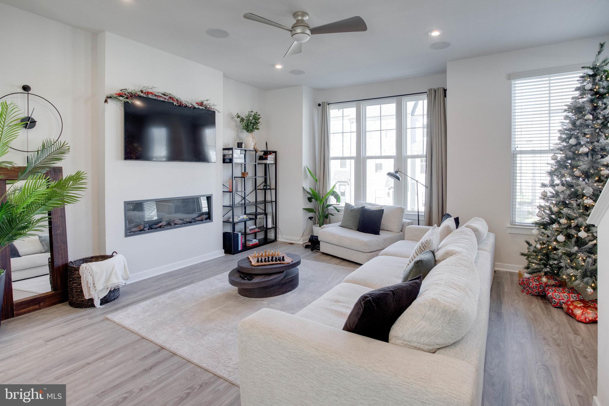 POTOMAC SHORES - Residential Lease