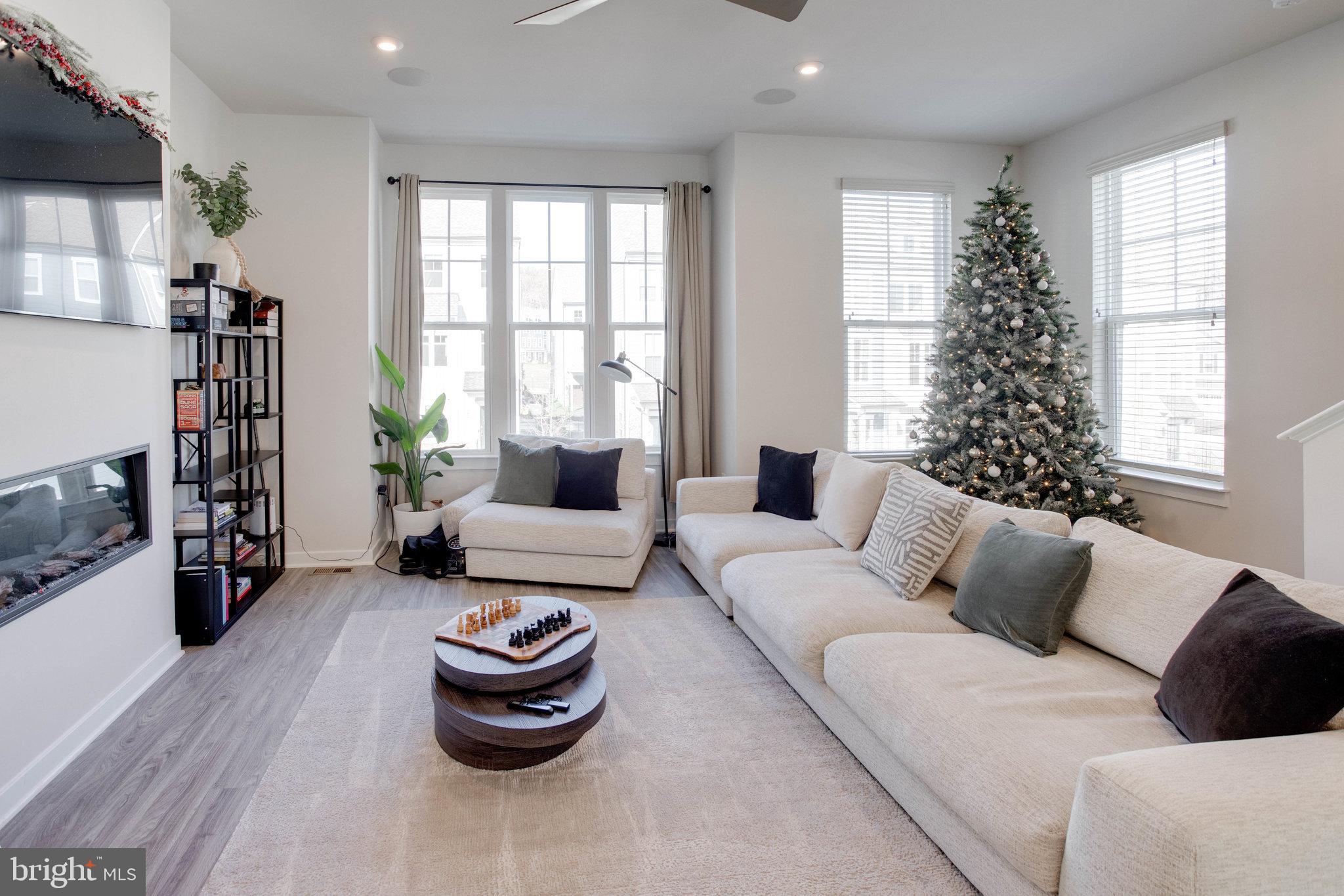 POTOMAC SHORES - Residential Lease