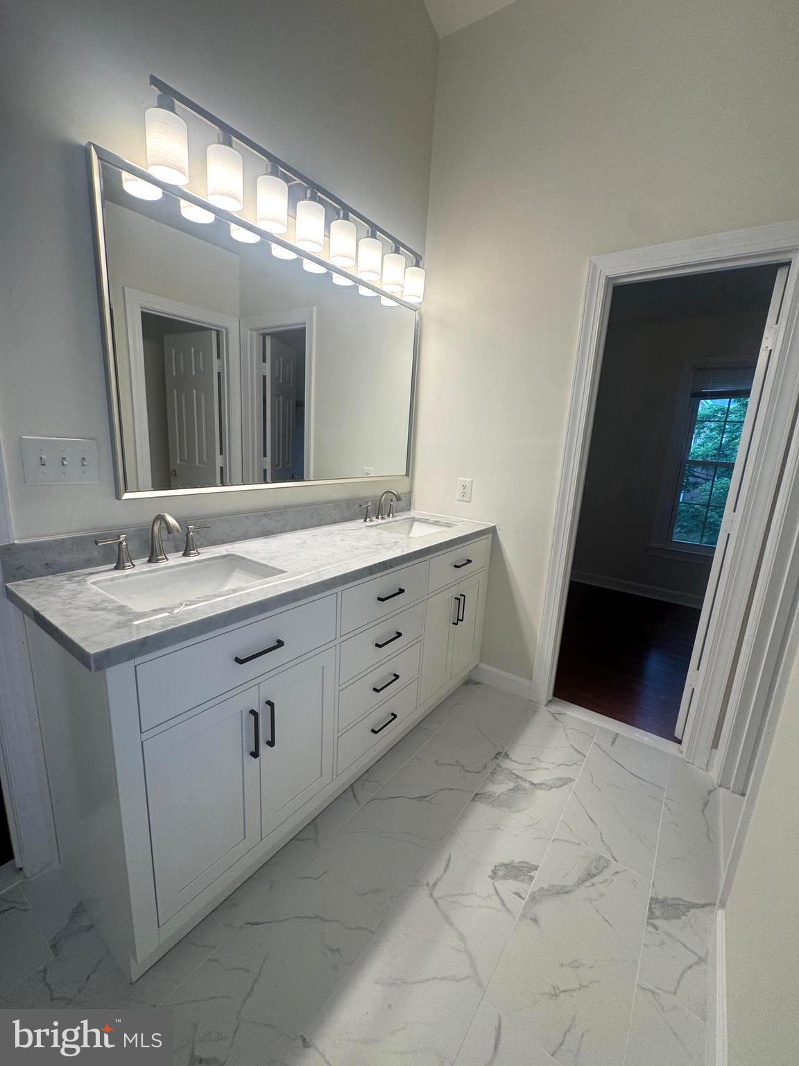 MISSION HILLS - Residential