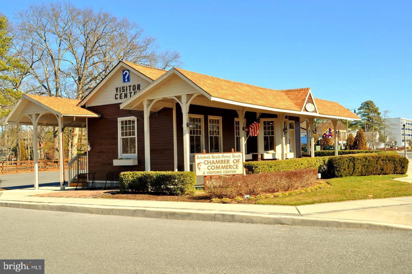 COUNTRY CLUB ESTATES - Residential