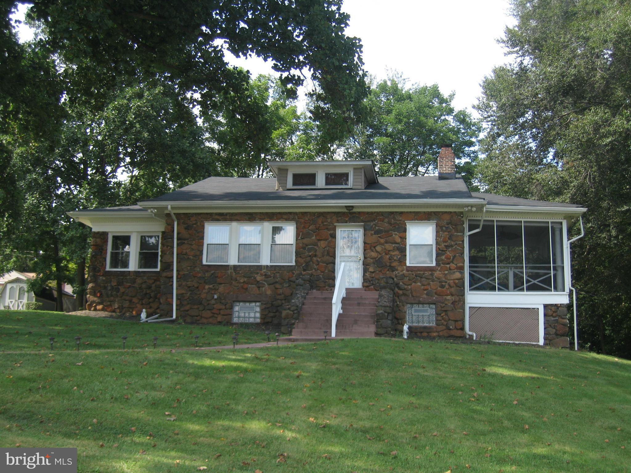HAYWOOD HEIGHTS - Residential Lease