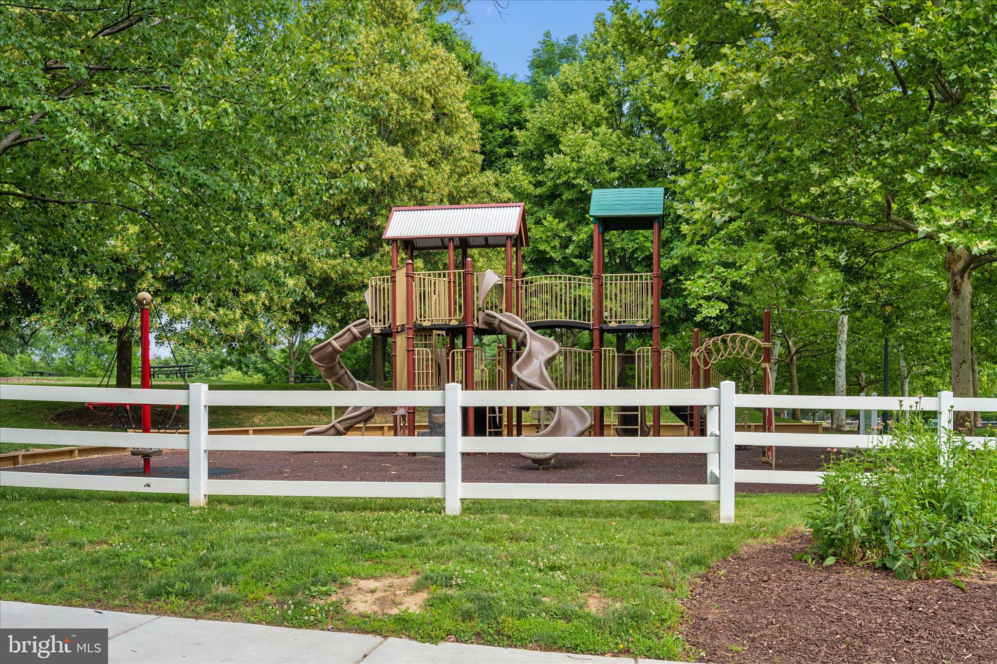 KING FARM WATKINS POND - Residential