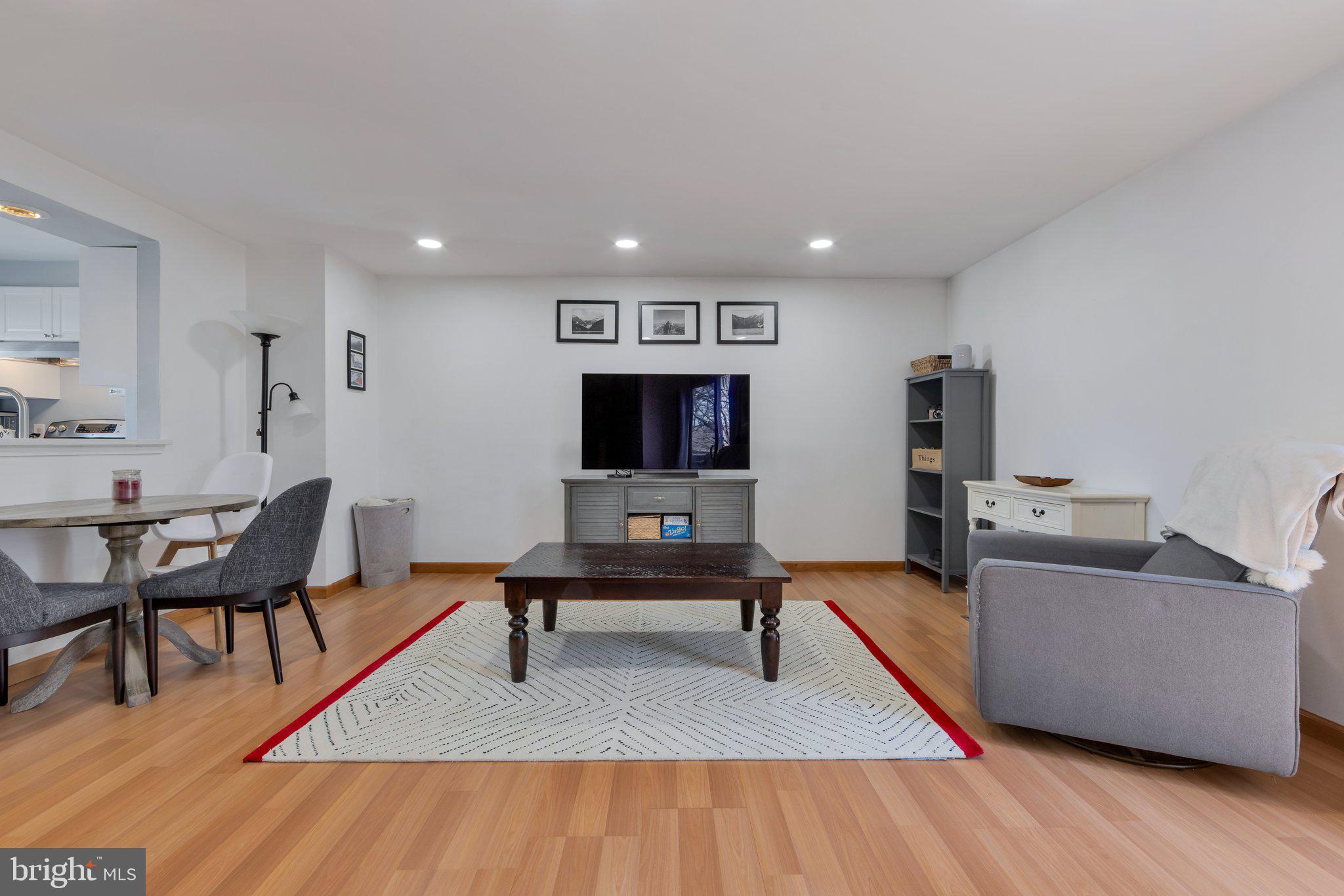 WASHINGTON SQUARE - Residential