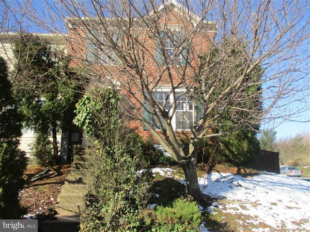 End Unit in Water privileged community features 3 bedrooms & 3 baths. Open floor plan on main level. Sun filled breakfast nook off kitchen that leads to tiered deck. Privacy fenced rear yard with shed. Upper level has 3 bedrooms with generous closet space. Lower level has huge family room, full bath , laundry area and lots of storage. Easy access to rt 10 &100. Agents view docs.