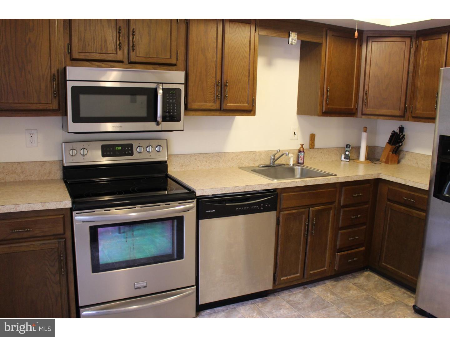 LAUREL SPRINGS - Residential