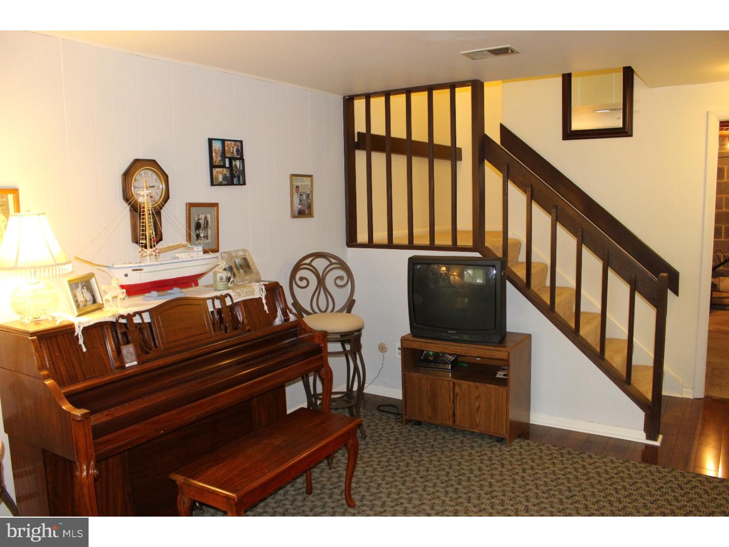 LAUREL SPRINGS - Residential