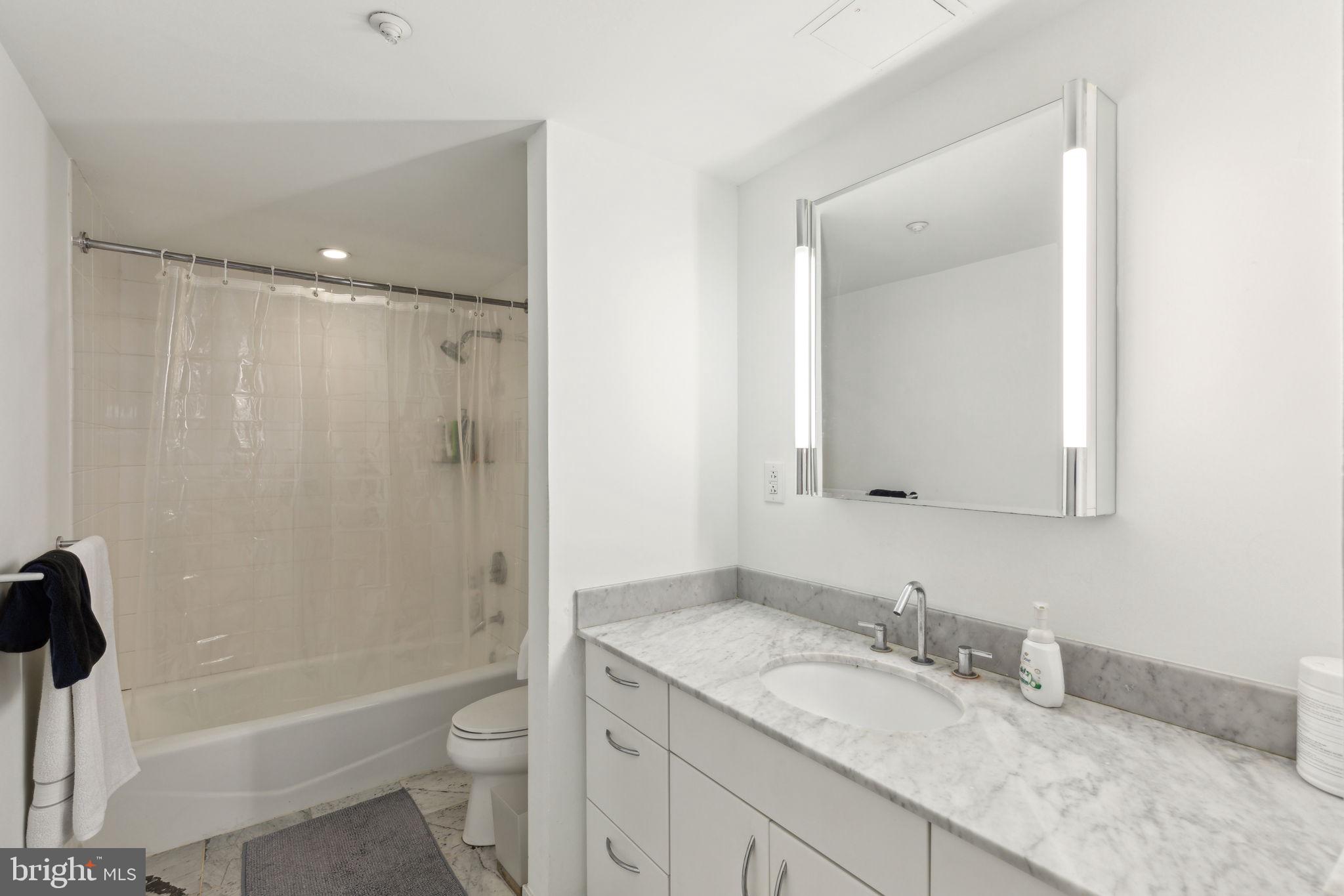 RITTENHOUSE SQUARE - Residential Lease