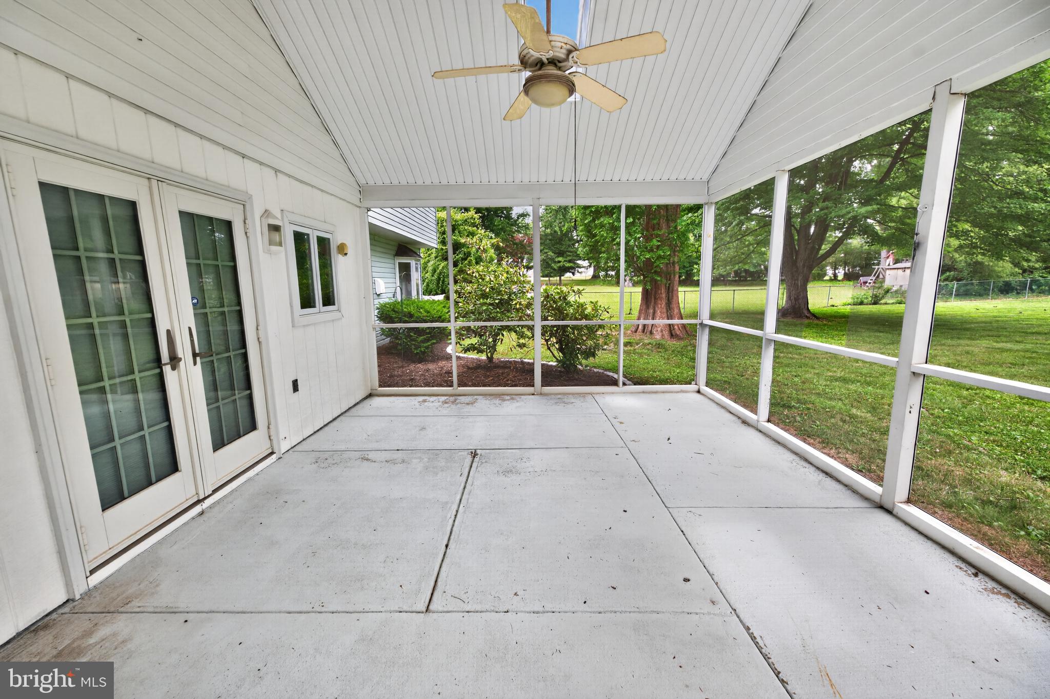 MEETINGHOUSE VIL - Residential