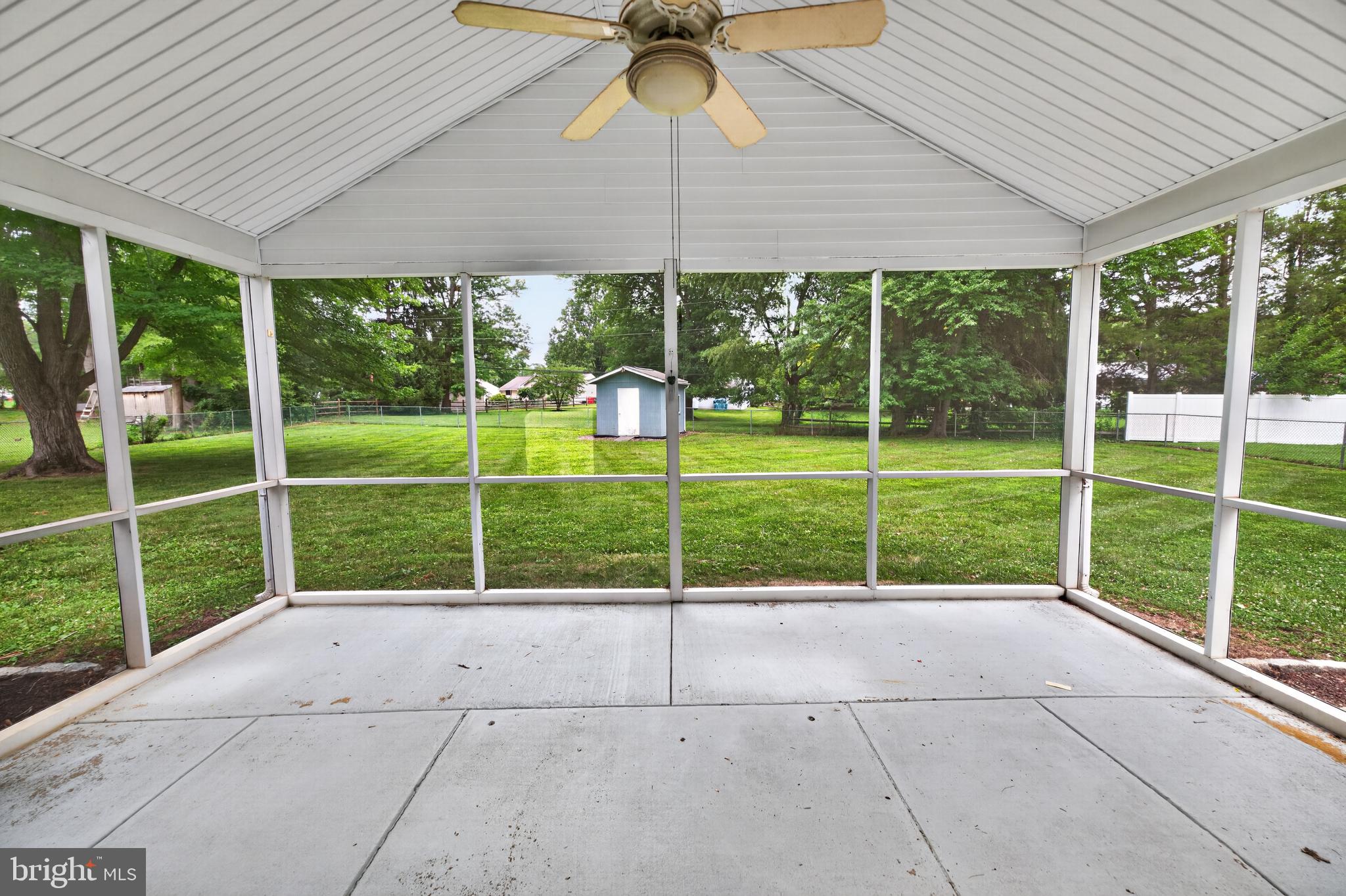 MEETINGHOUSE VIL - Residential