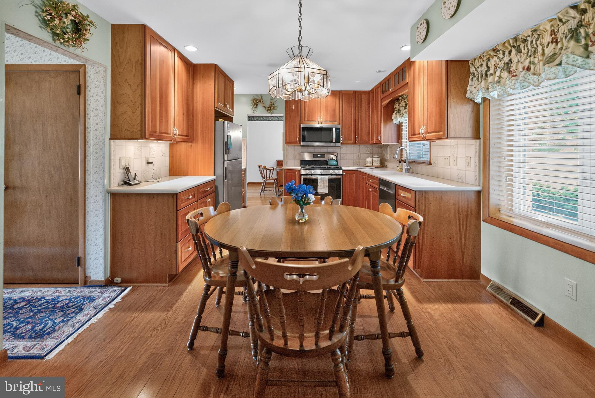 MEETINGHOUSE VIL - Residential