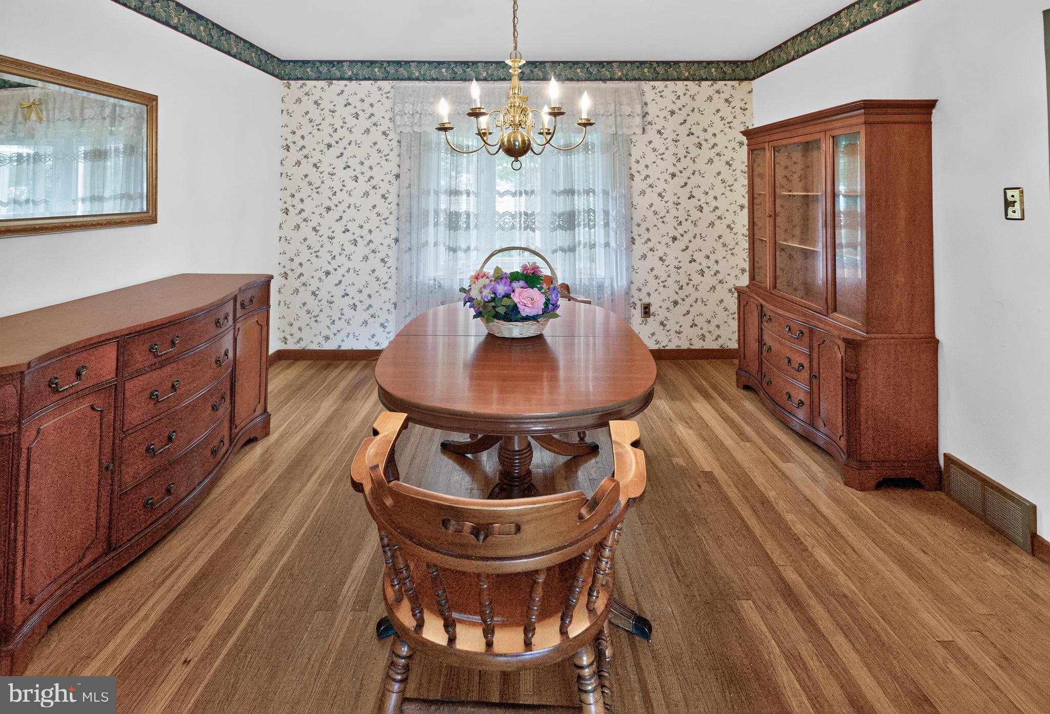 MEETINGHOUSE VIL - Residential