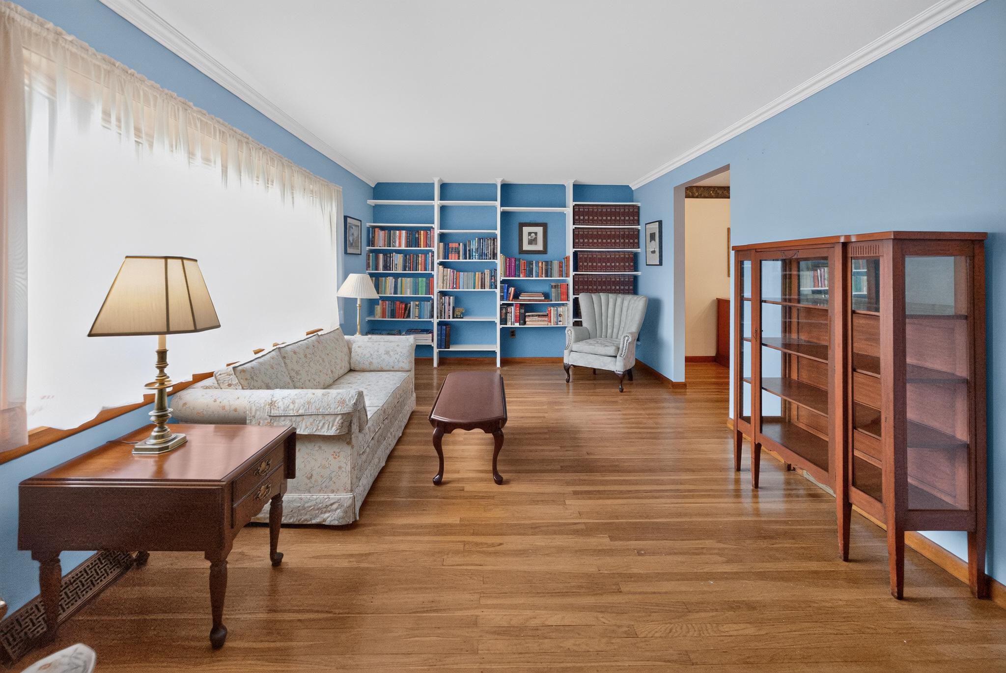 MEETINGHOUSE VIL - Residential