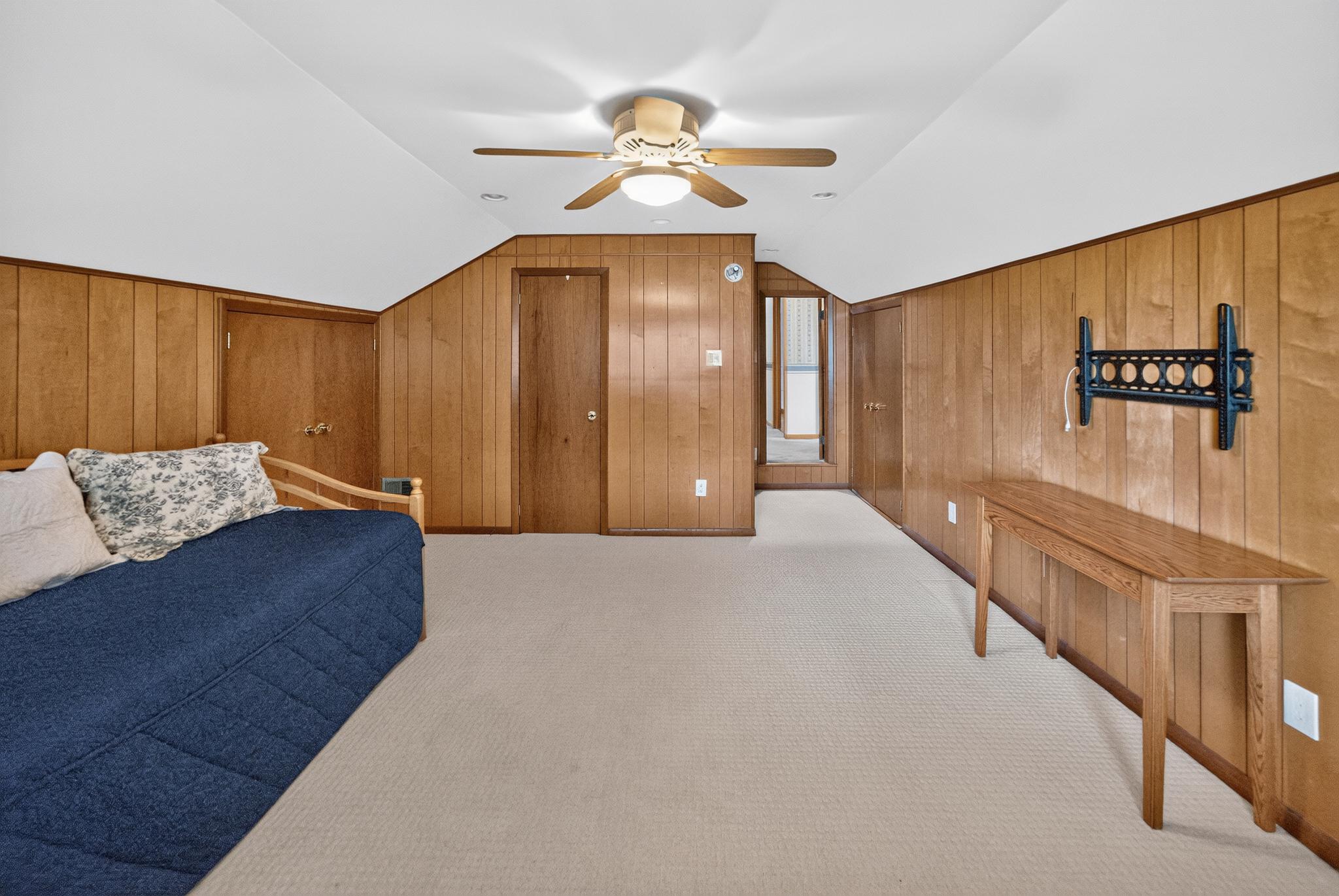 MEETINGHOUSE VIL - Residential