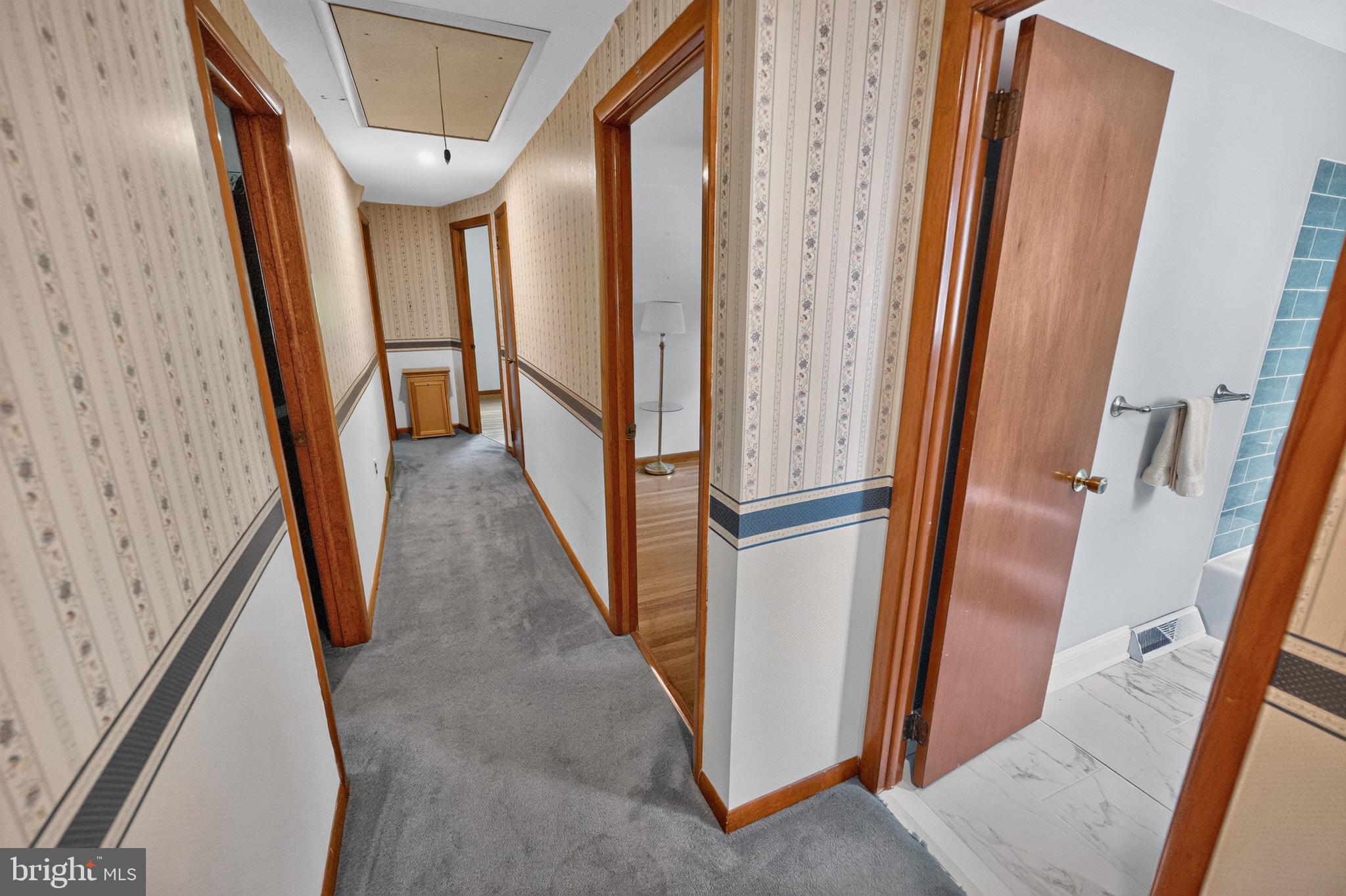 MEETINGHOUSE VIL - Residential