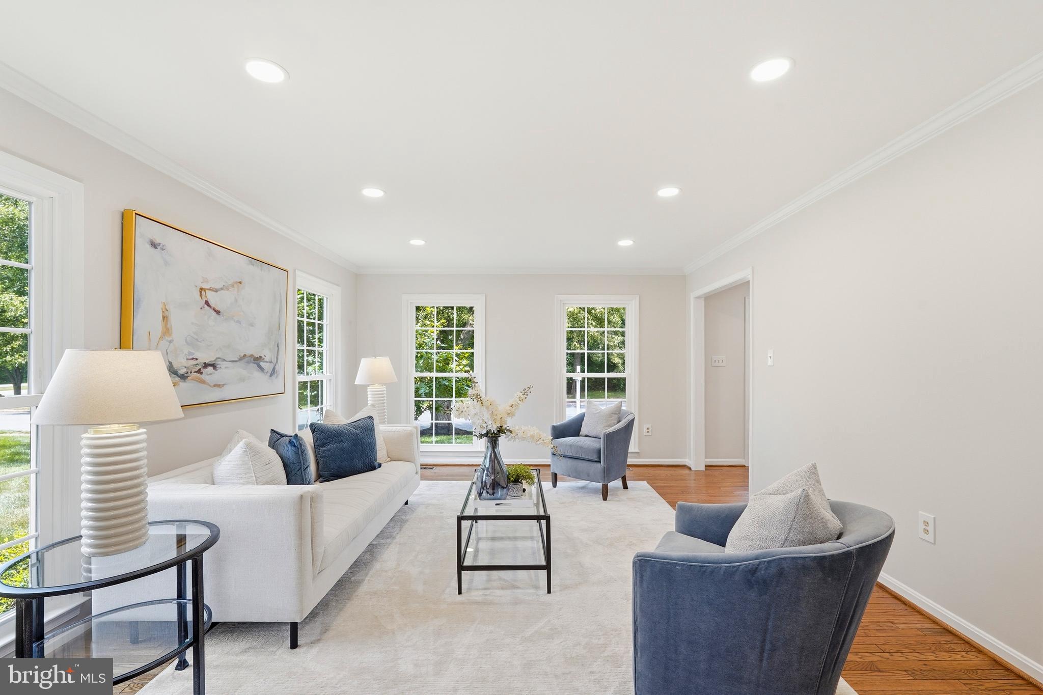 ASHBURN VILLAGE - Residential