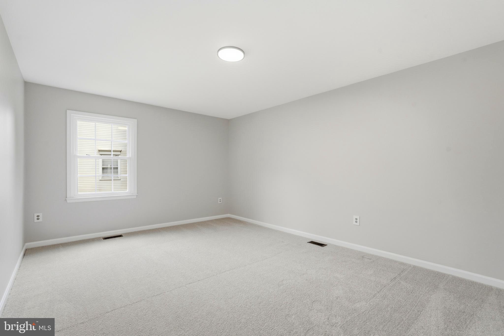 ASHBURN VILLAGE - Residential
