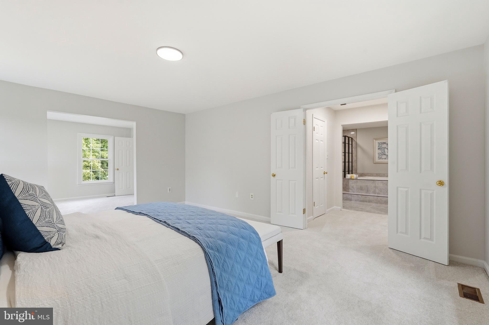 ASHBURN VILLAGE - Residential