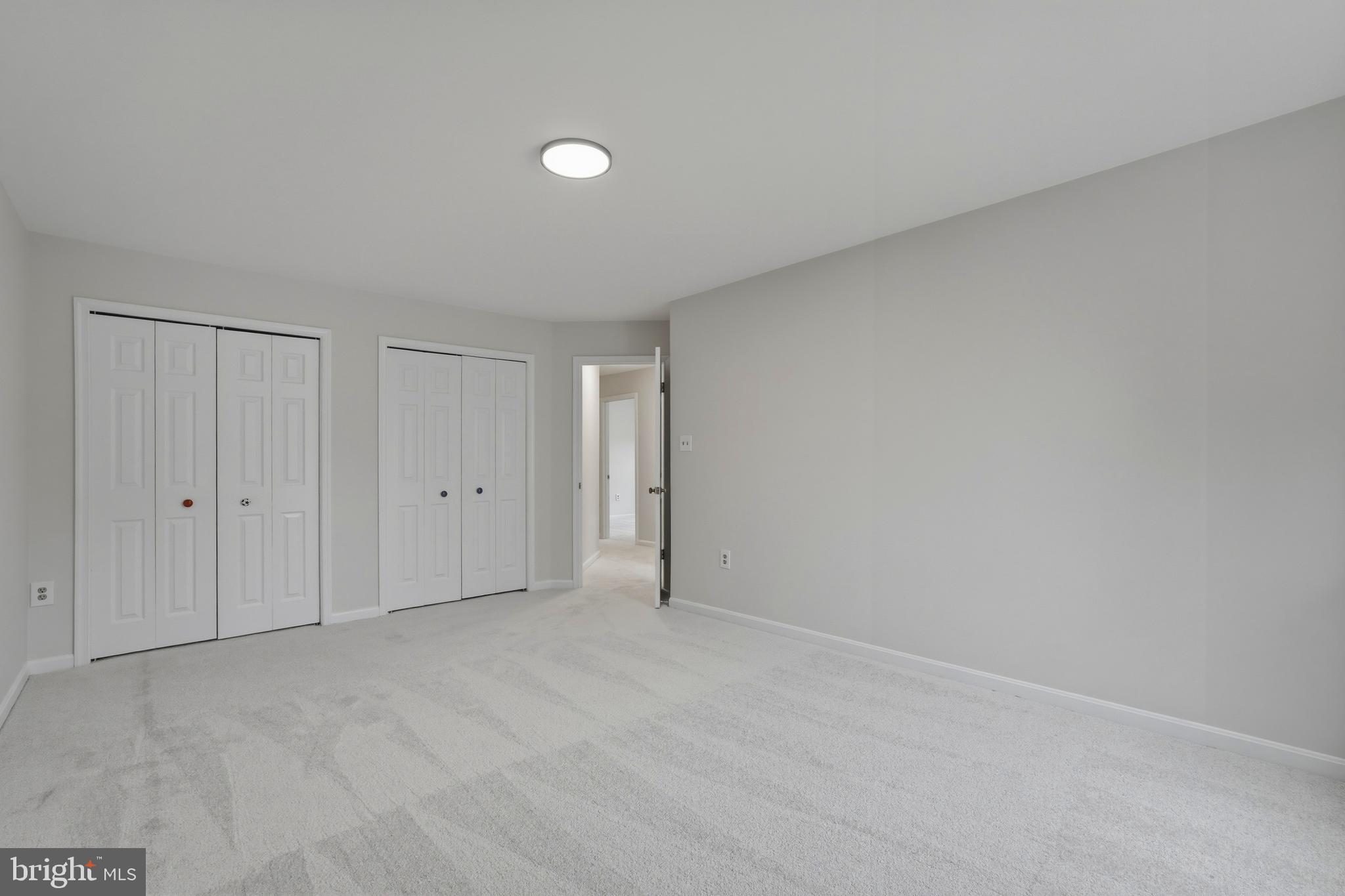ASHBURN VILLAGE - Residential