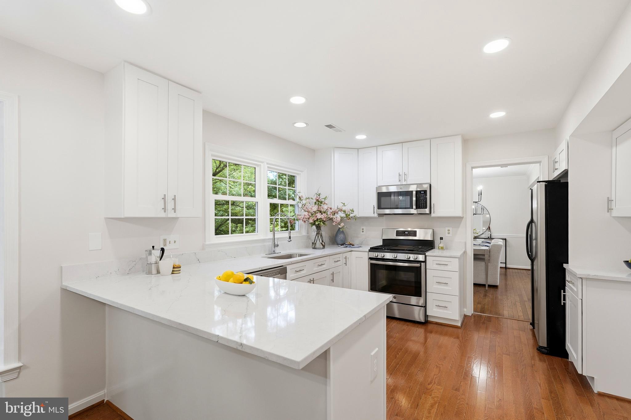 ASHBURN VILLAGE - Residential