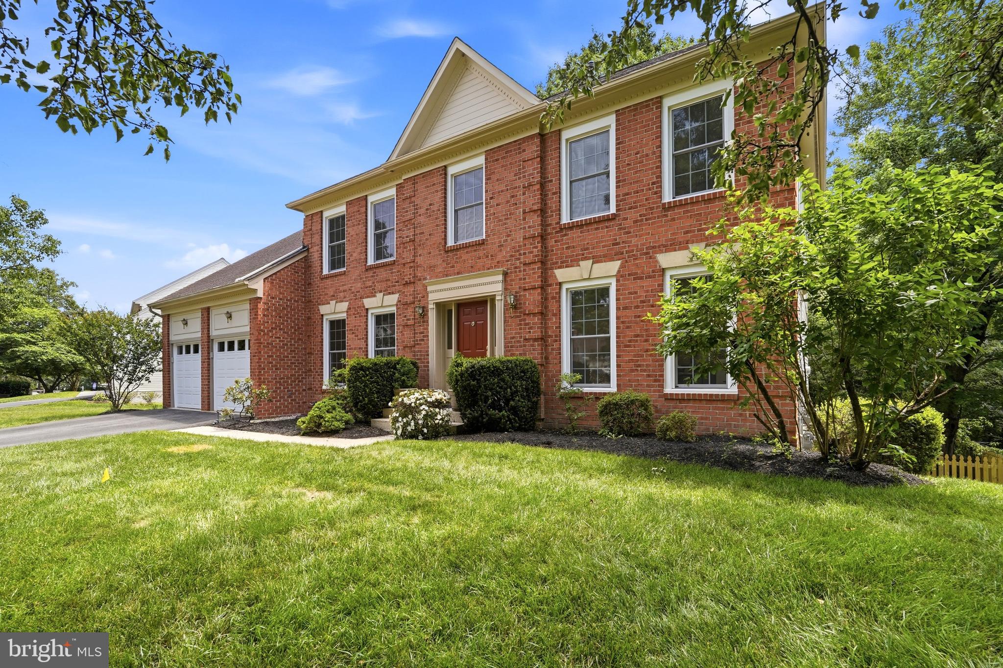ASHBURN VILLAGE - Residential