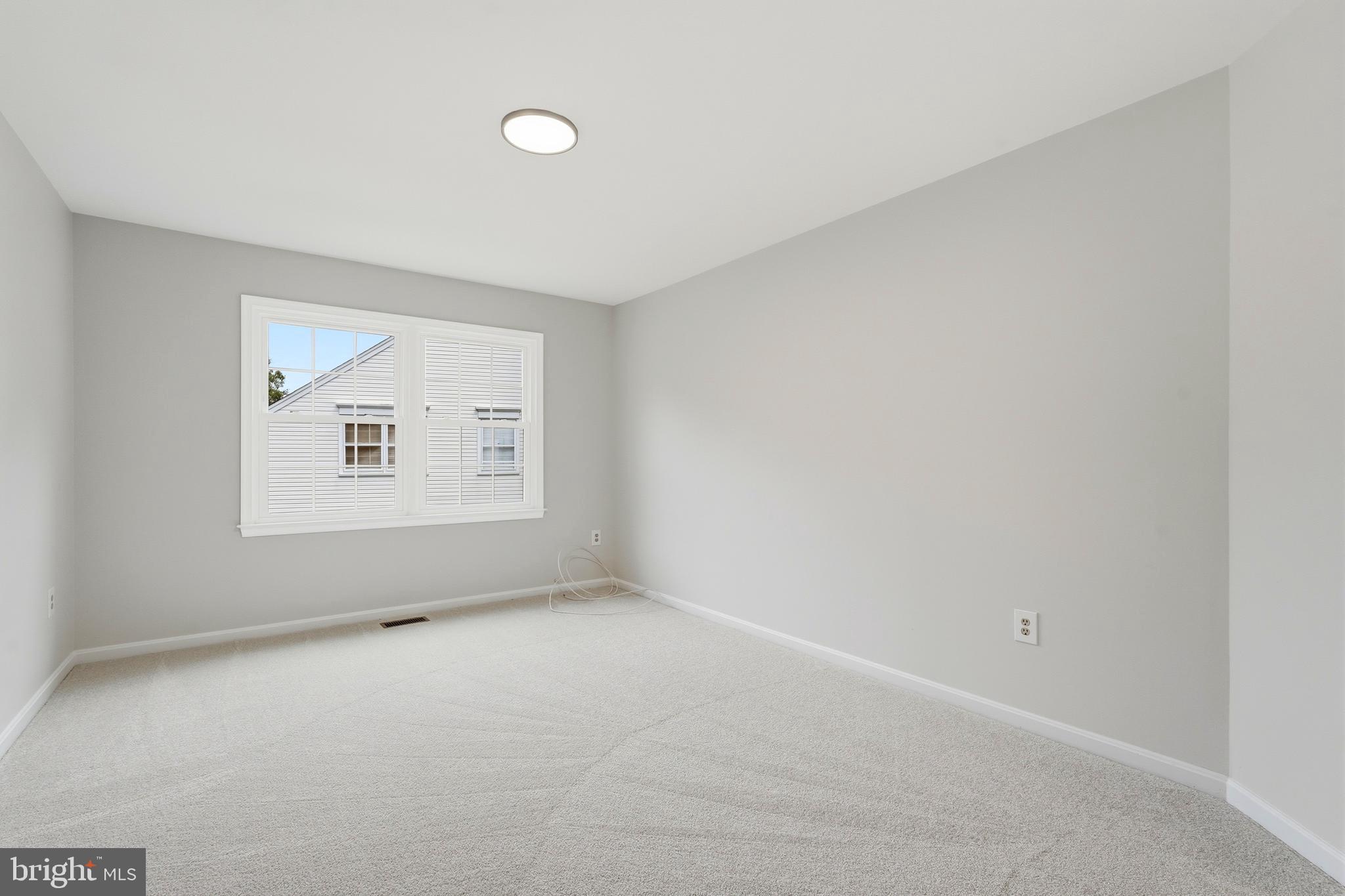 ASHBURN VILLAGE - Residential
