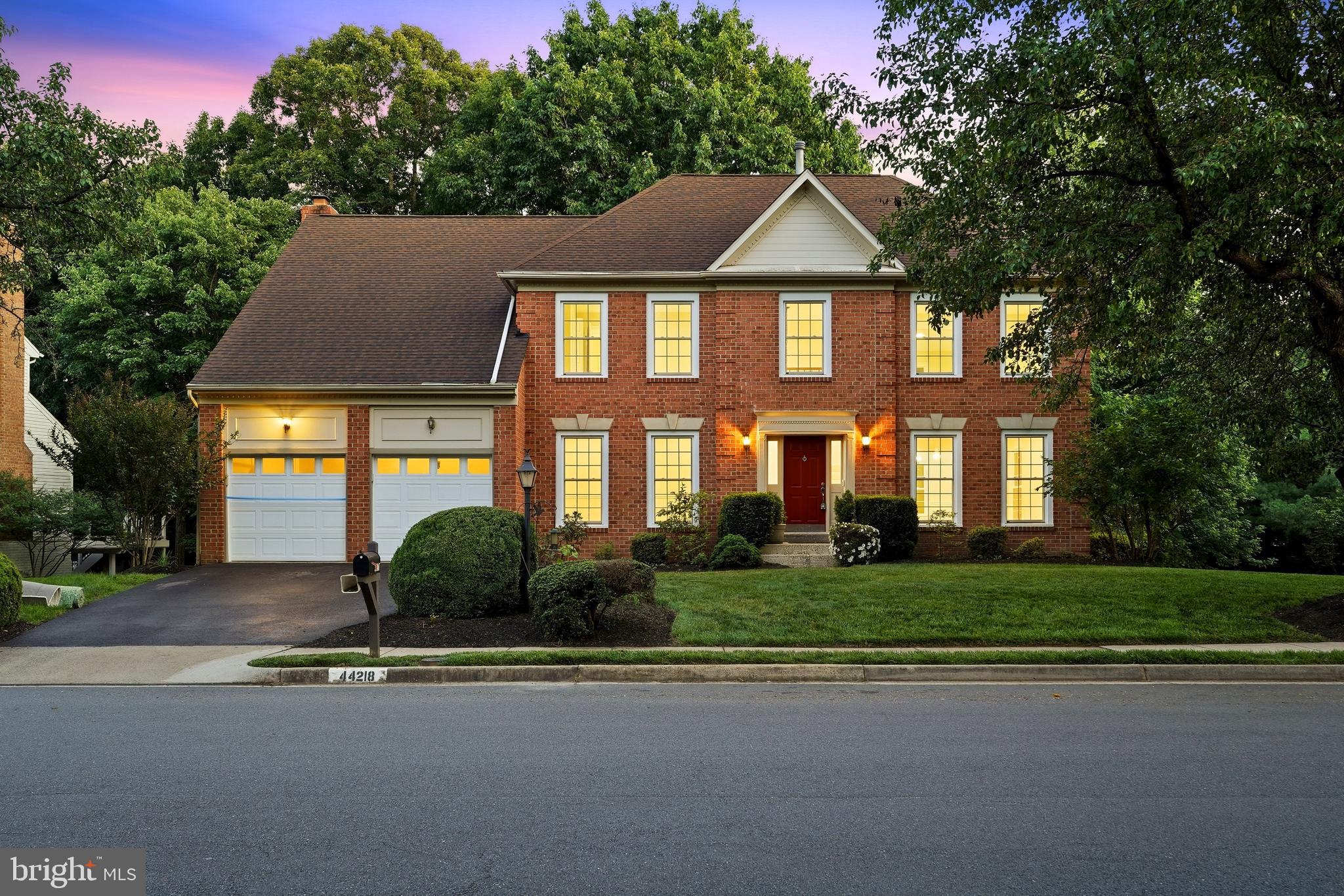 ASHBURN VILLAGE - Residential