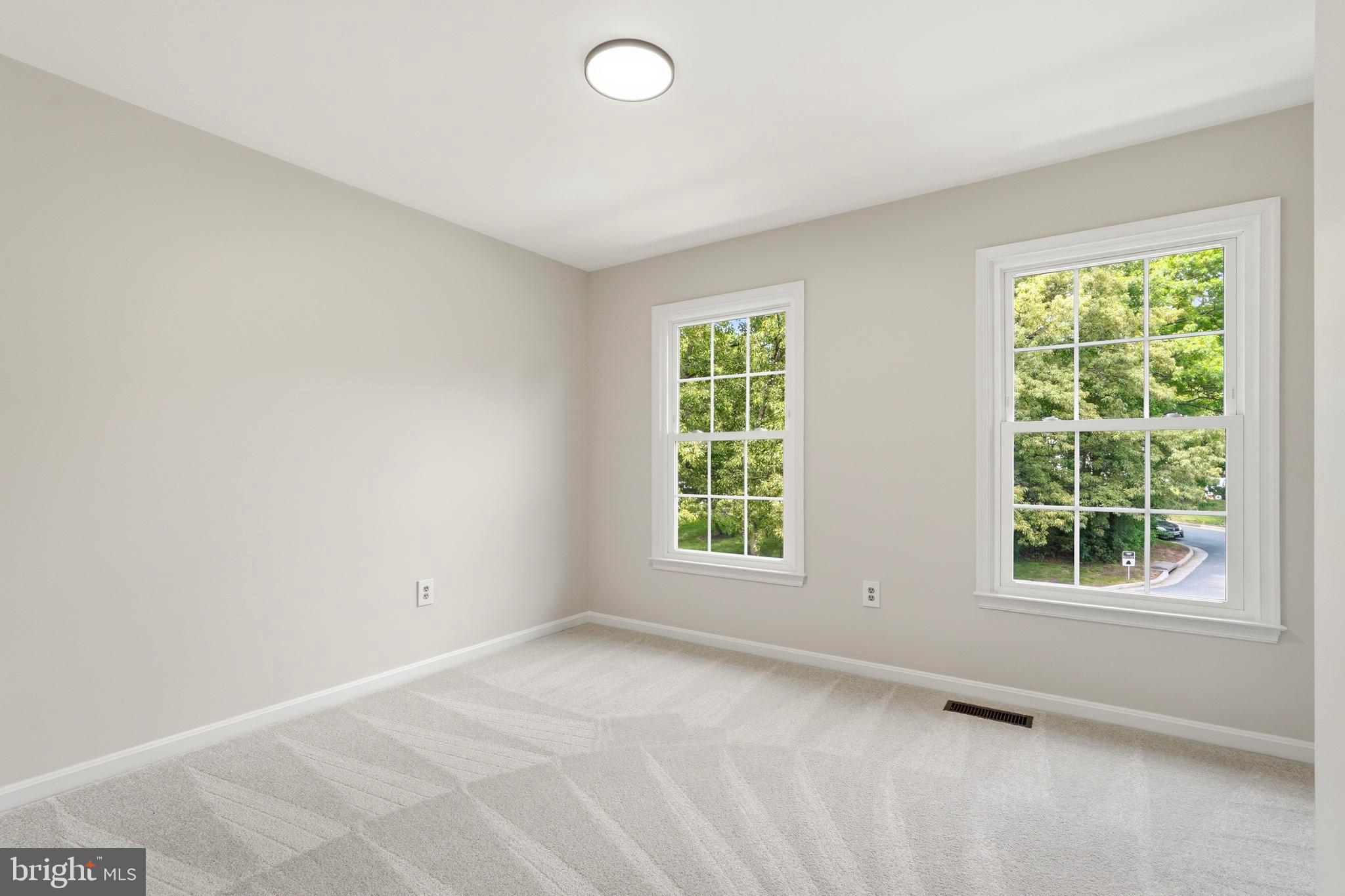 ASHBURN VILLAGE - Residential