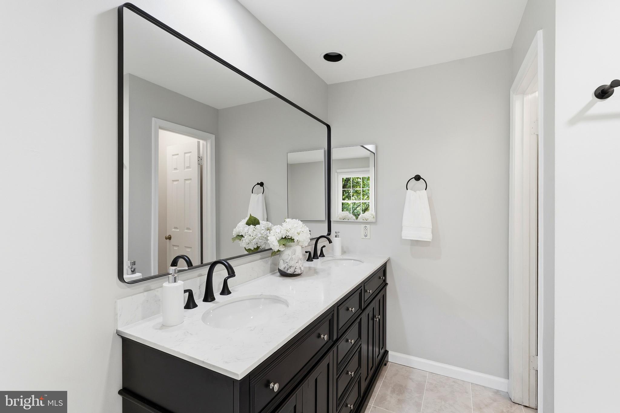ASHBURN VILLAGE - Residential