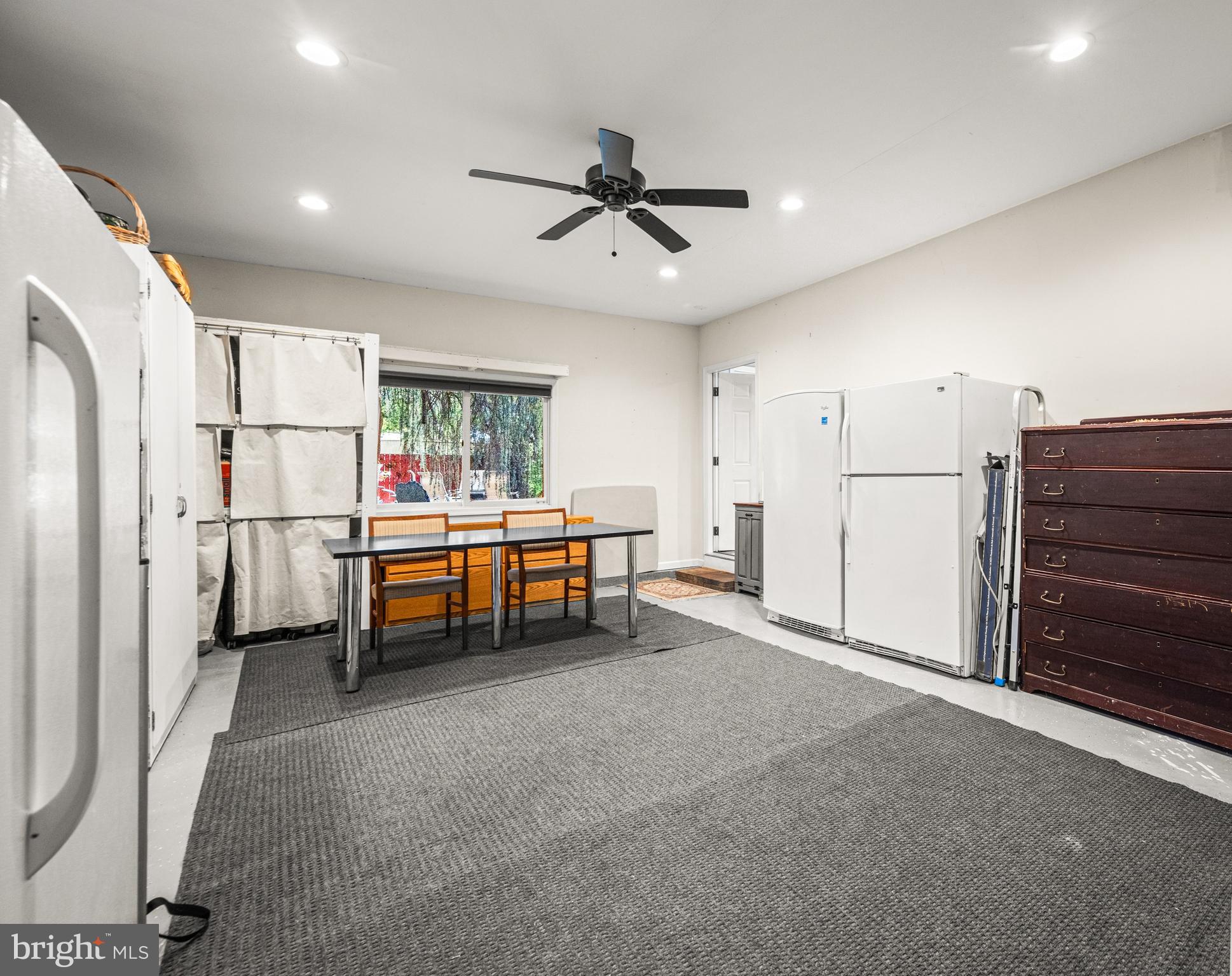ATHOLTON SQUARE - Residential