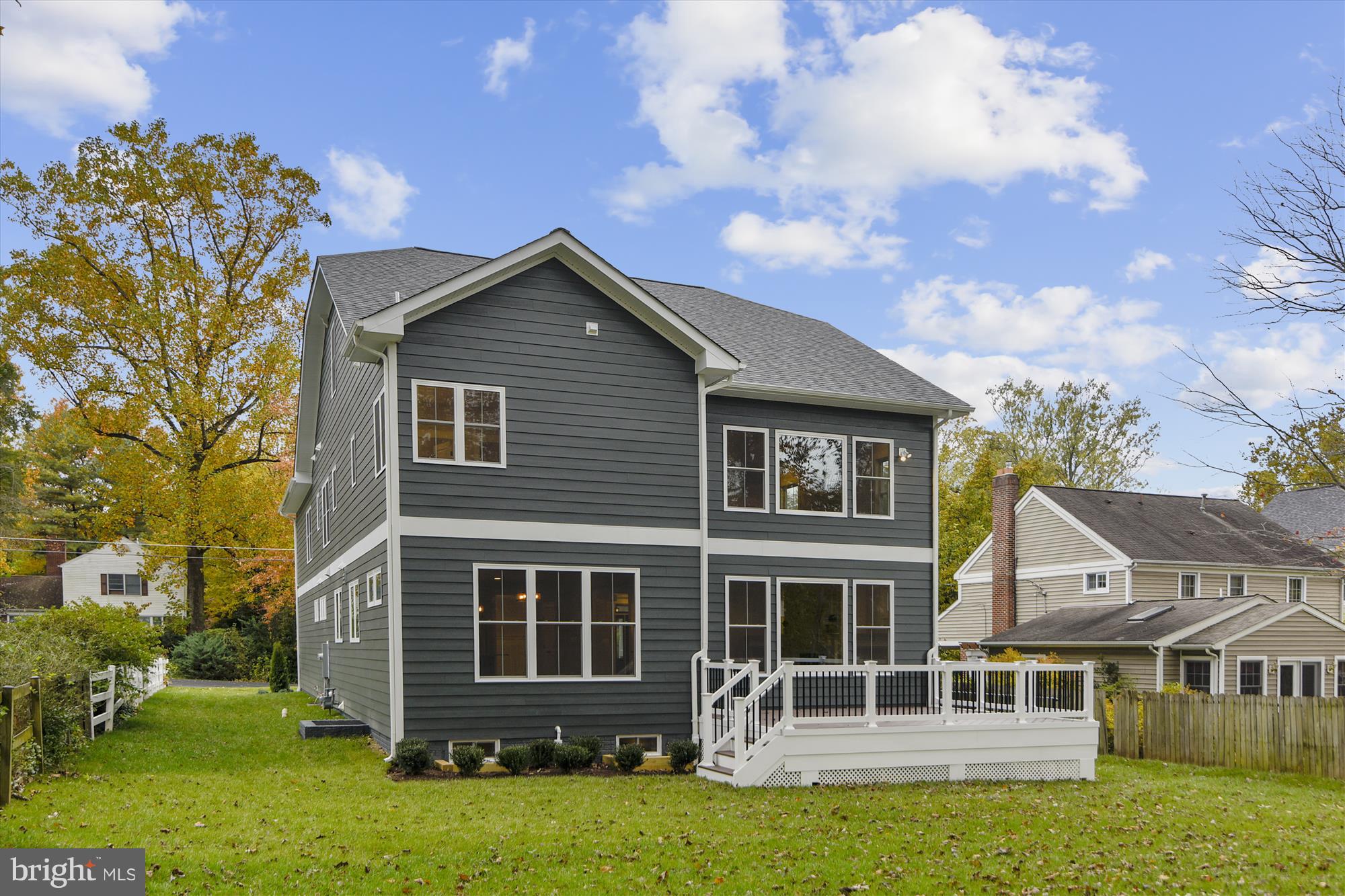 WESTHAMPTON - Residential