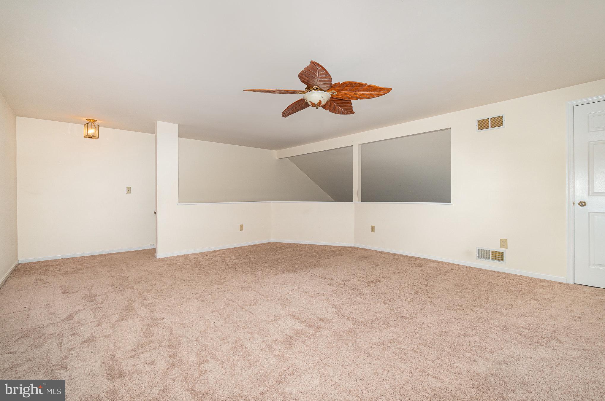 WALNUT COURT - Residential