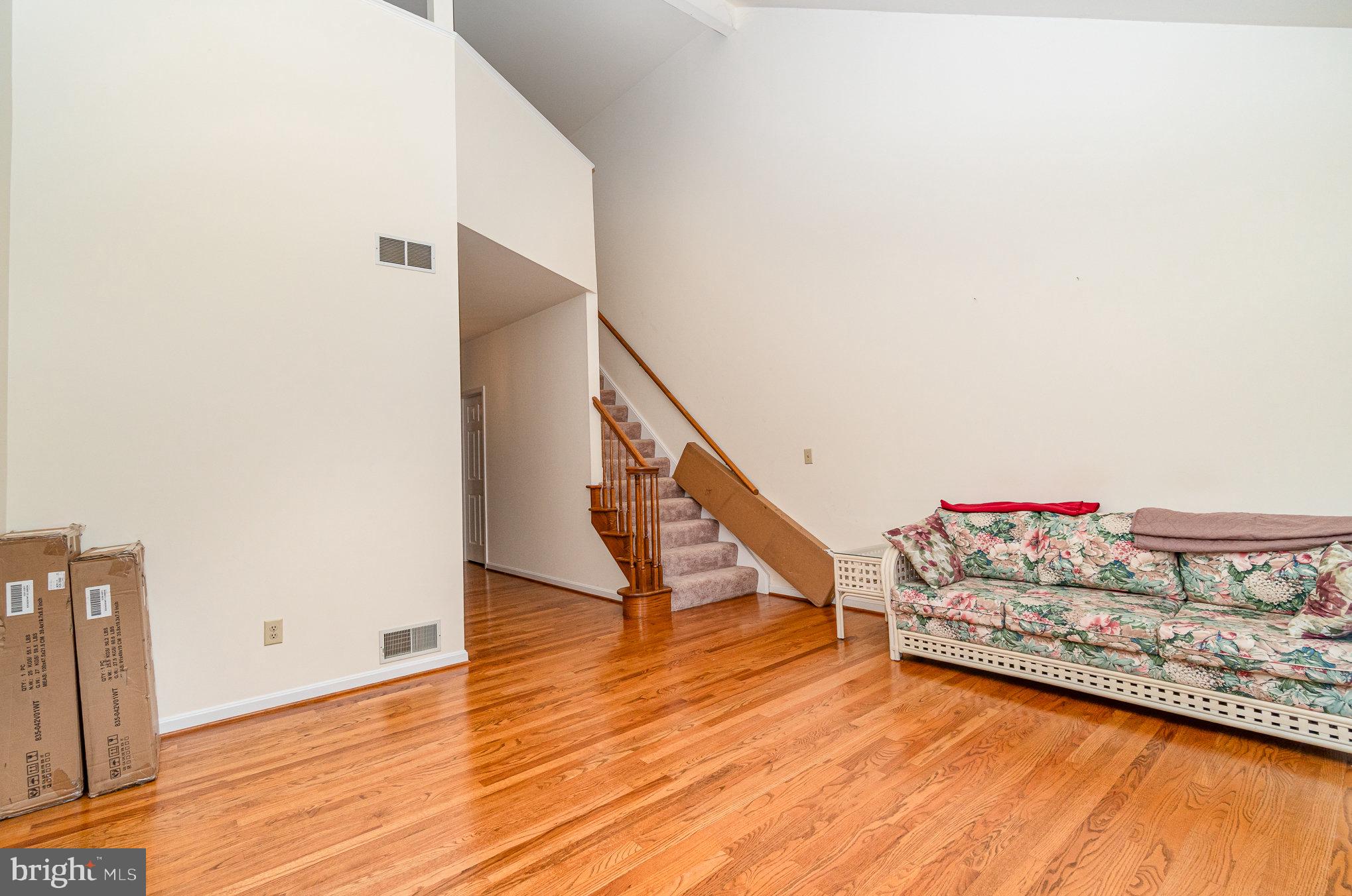 WALNUT COURT - Residential