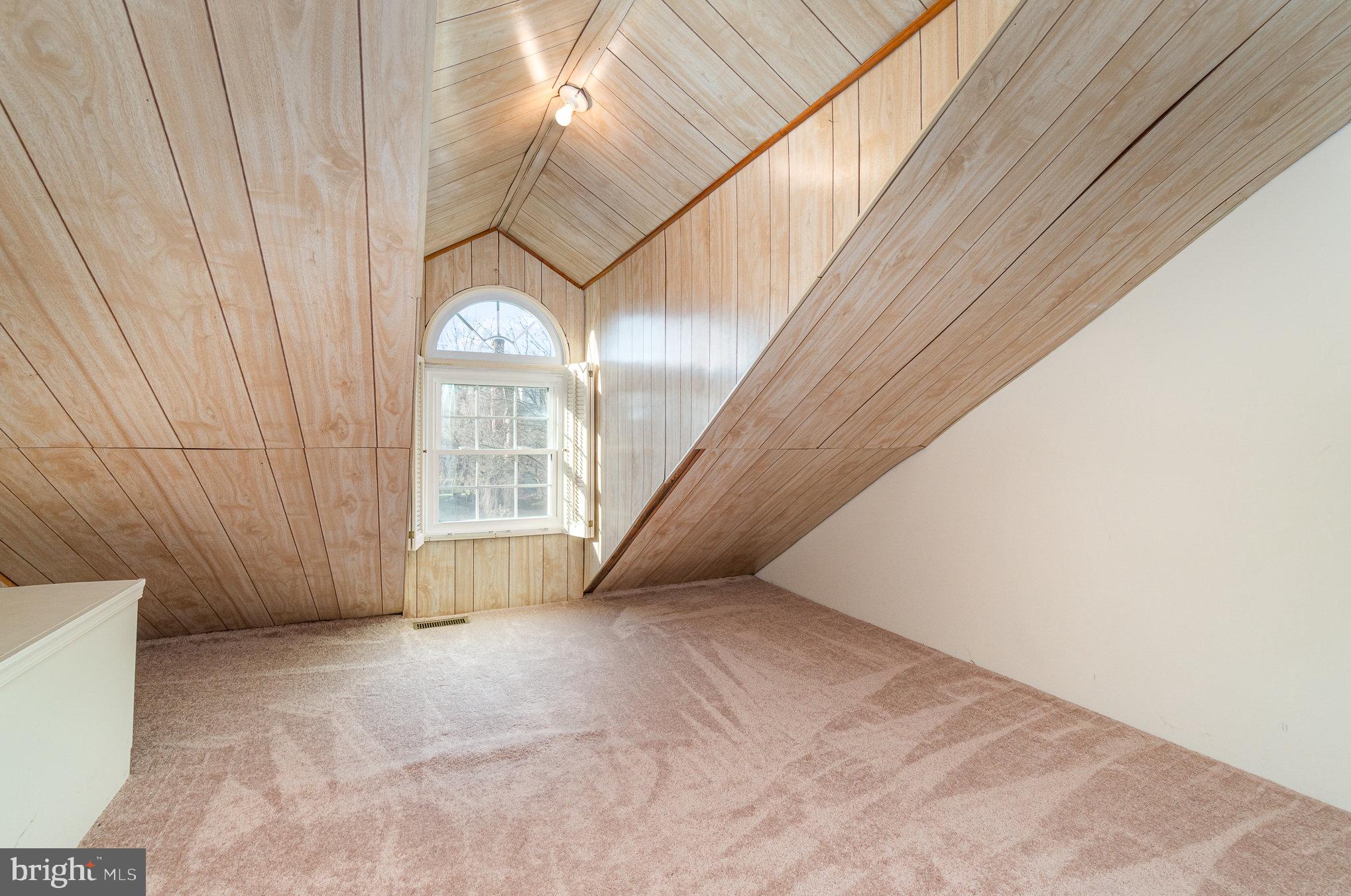 WALNUT COURT - Residential