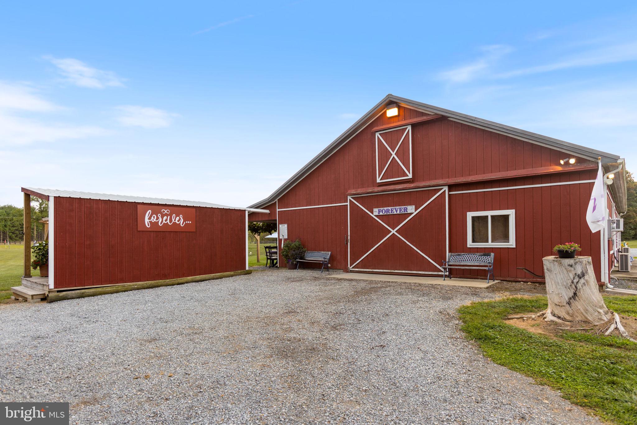 HOUGH FARM - Farm