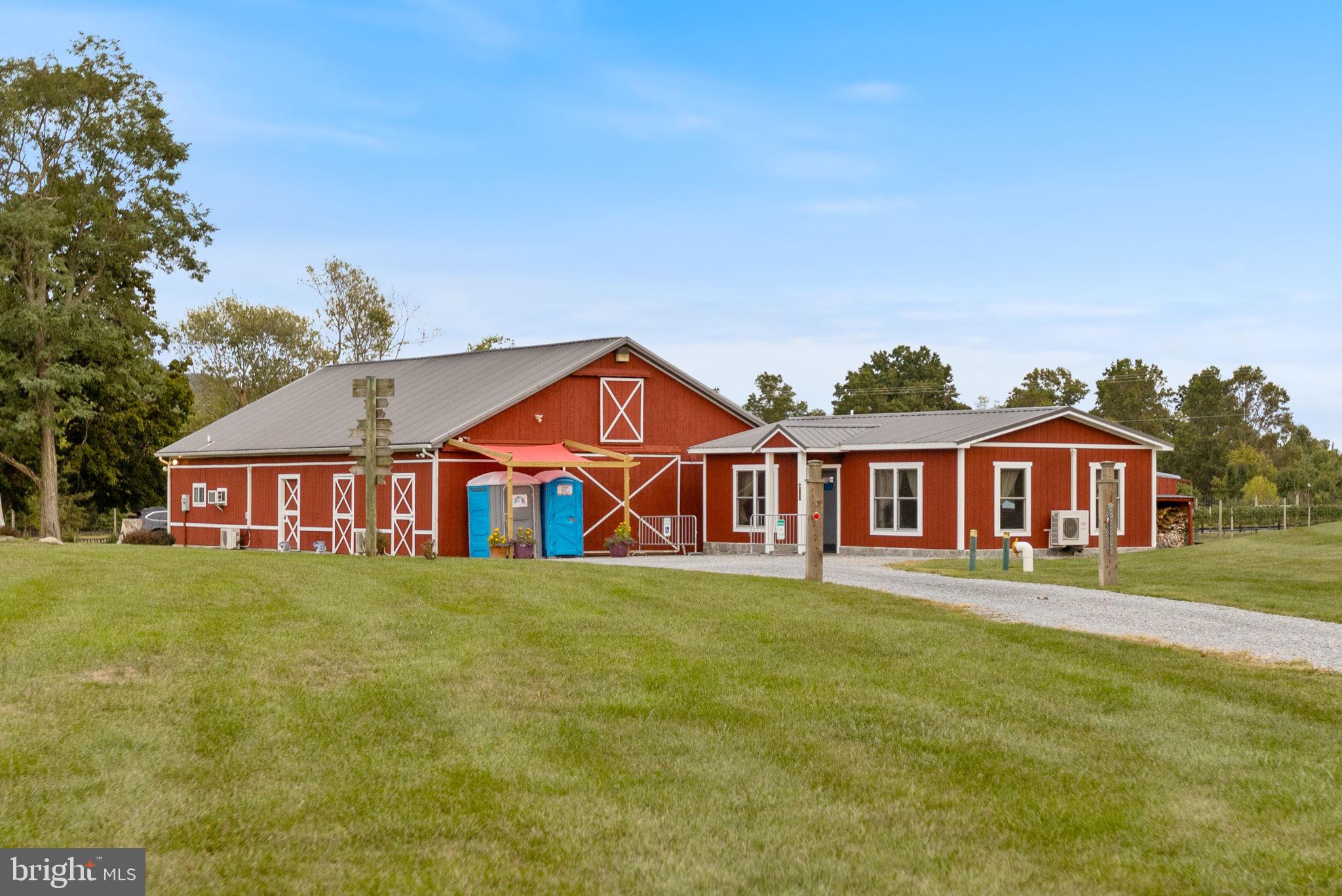 HOUGH FARM - Farm