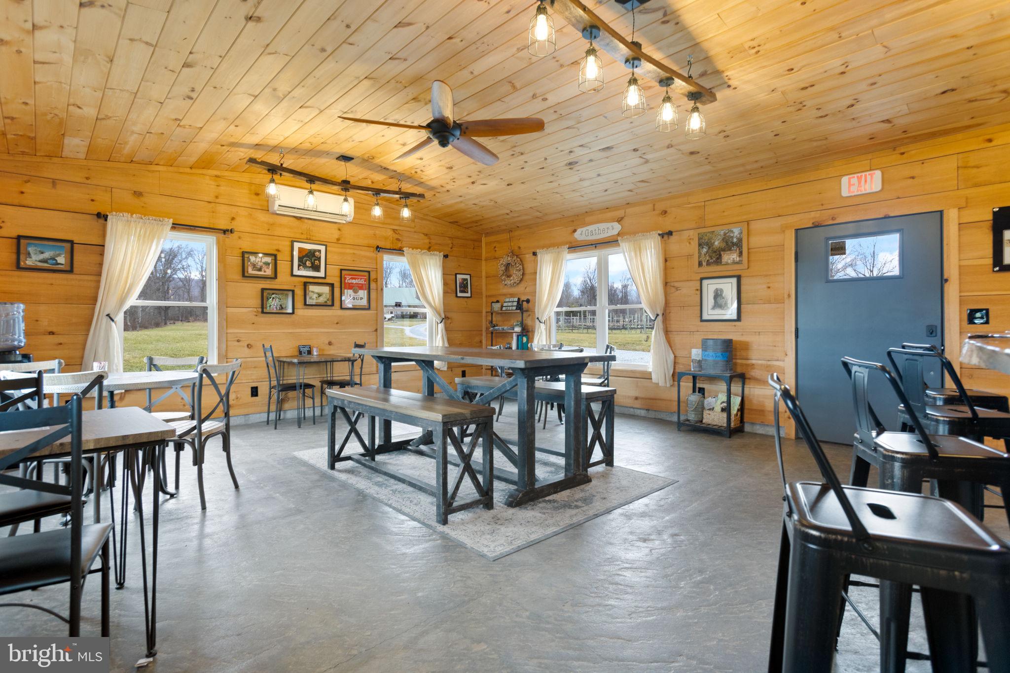 HOUGH FARM - Farm