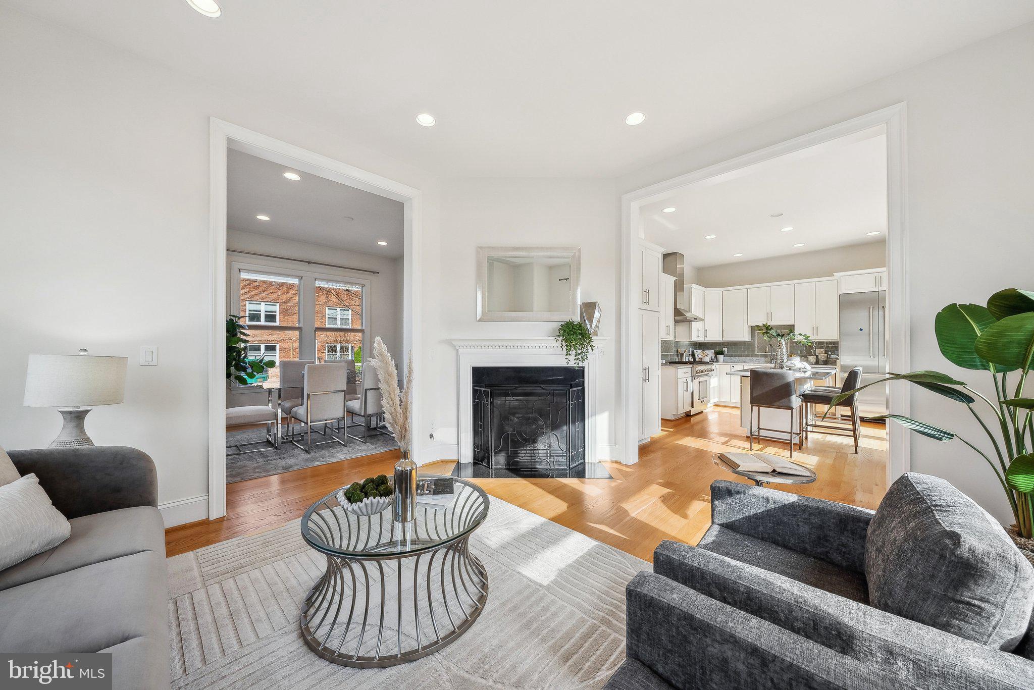OLD TOWN ALEXANDRIA - Residential