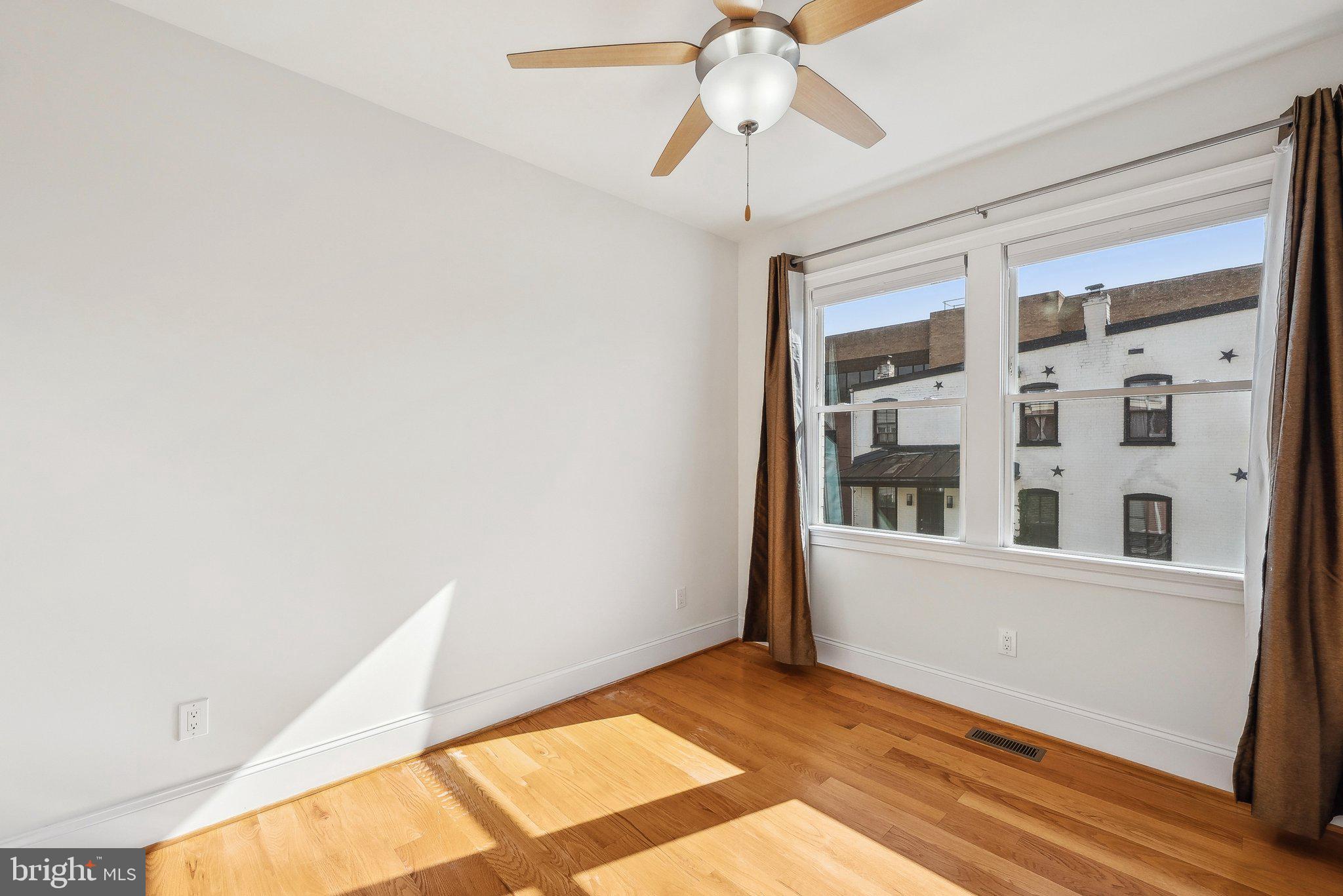 OLD TOWN ALEXANDRIA - Residential