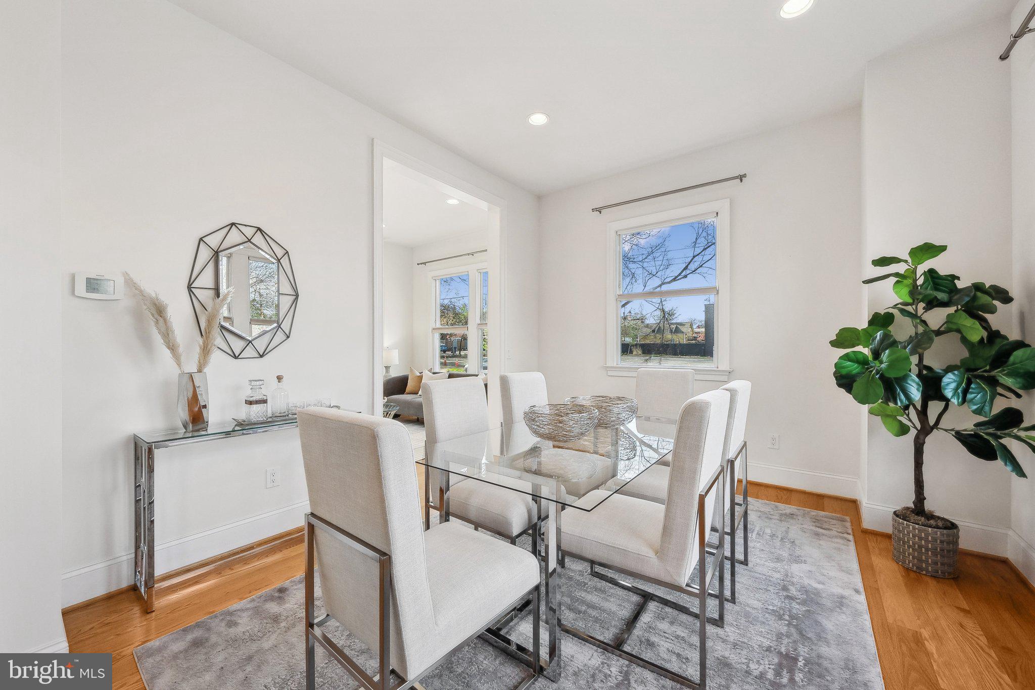 OLD TOWN ALEXANDRIA - Residential